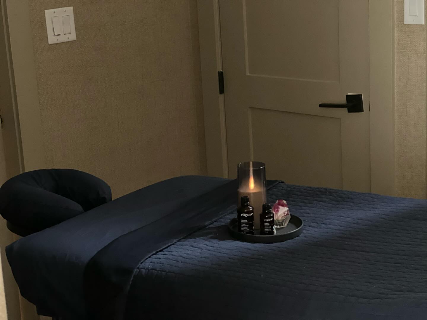 Invite calm into your life. Get a Seaborn Massage today πΊ