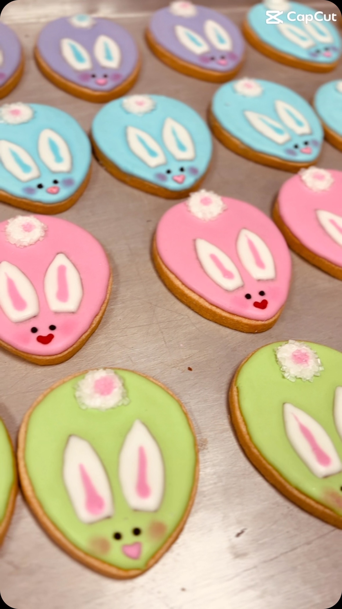 Jesus has risen and so has our dough. Easter 2025 is going to be quite delicious this year ๐ฃ ๐ชบ ๐
.
Find us at the Livermore, Pleasanton, and San Ramon farmerโs markets every weekend!
.
.
.
.
.
.
#alfajores #bakery #sugarcookiesdecorating #easter #sweets #pleasantonbakeries #cookies #memes #cookiedecorating #dessertsofinstagram #eastereggs #baking