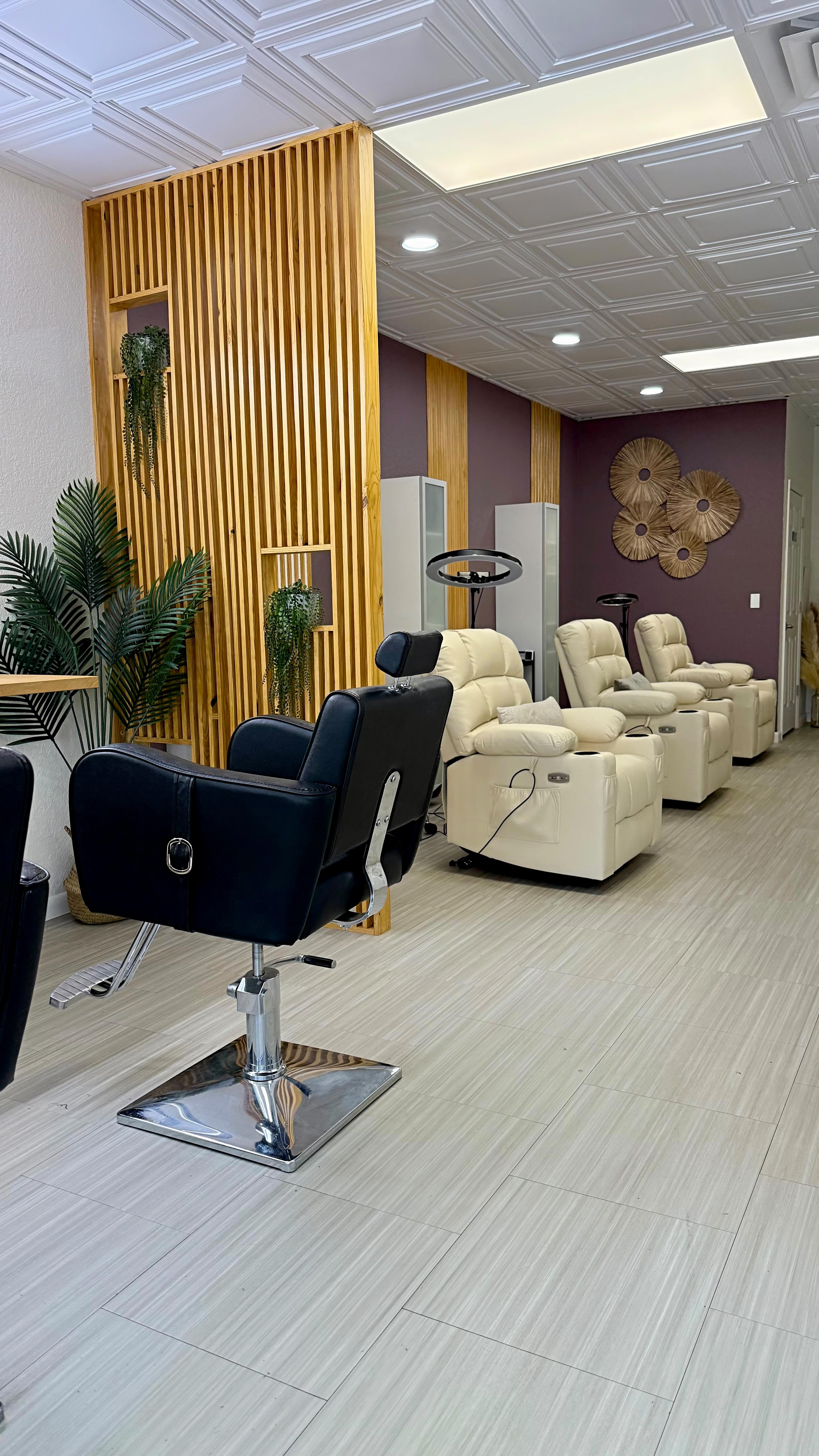 Our new lash recliners are a game-changer! đ¤
Iâm excited for our clients to experience the next level of comfort. They still feature heat and massage for ultimate relaxation, but now they also include built-in phone charging. Plus, theyâre fully electronic and can gently lift clients into positionâperfect for those with back or knee discomfort. â¤ď¸âđŠš
Your lash appointments just got even more luxurious!â¨
#lakelandlashes #lakelandbrows #browlashstudio #browlash