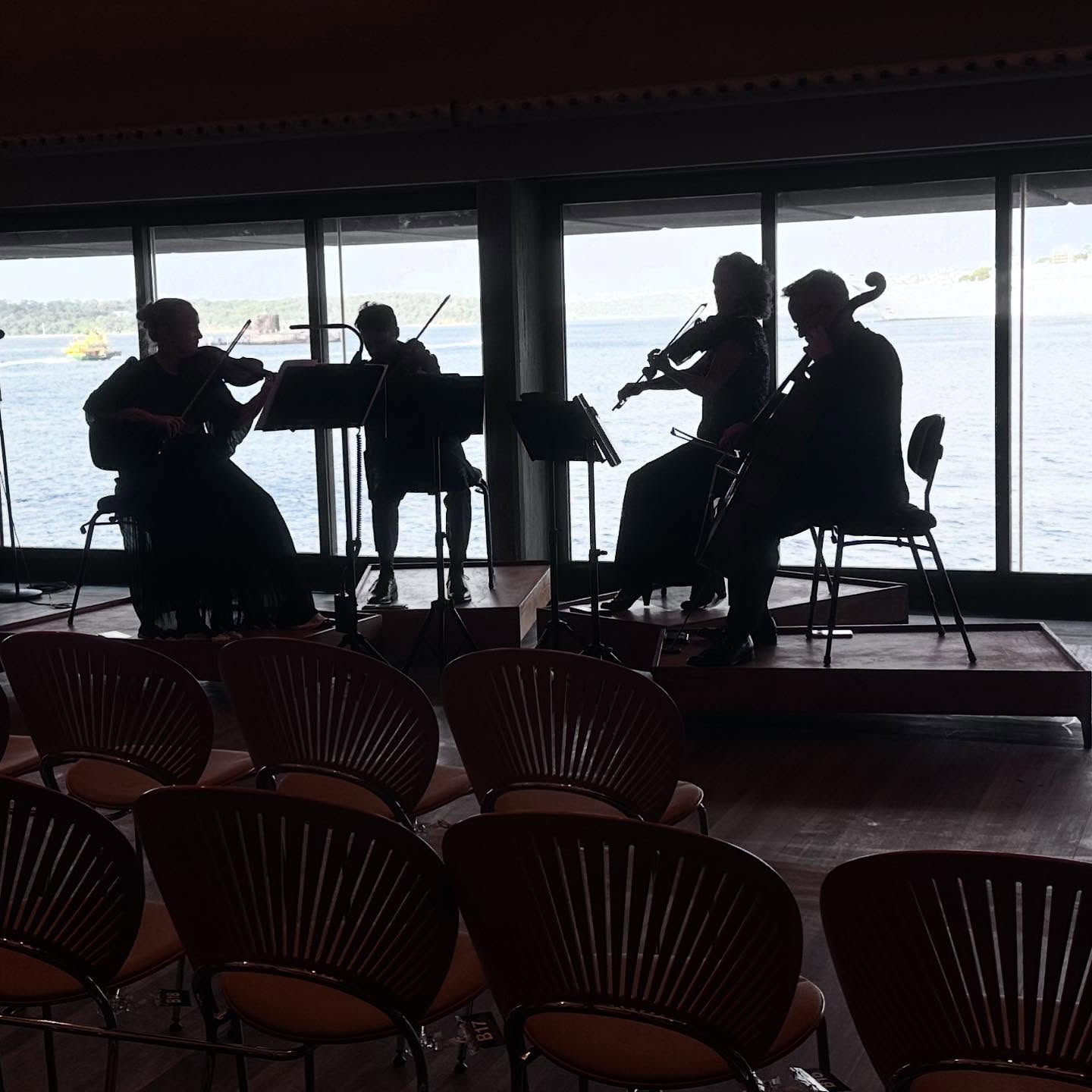 Rehearsing. Last nights concert by @australianhaydnensemble at @sydneyoperahouse was just brilliant. Full house and all…
#nailedit @skyebrite @karinaleeschmitz @themuffatcollective @yeadon.danny ..
How amazing you all are.