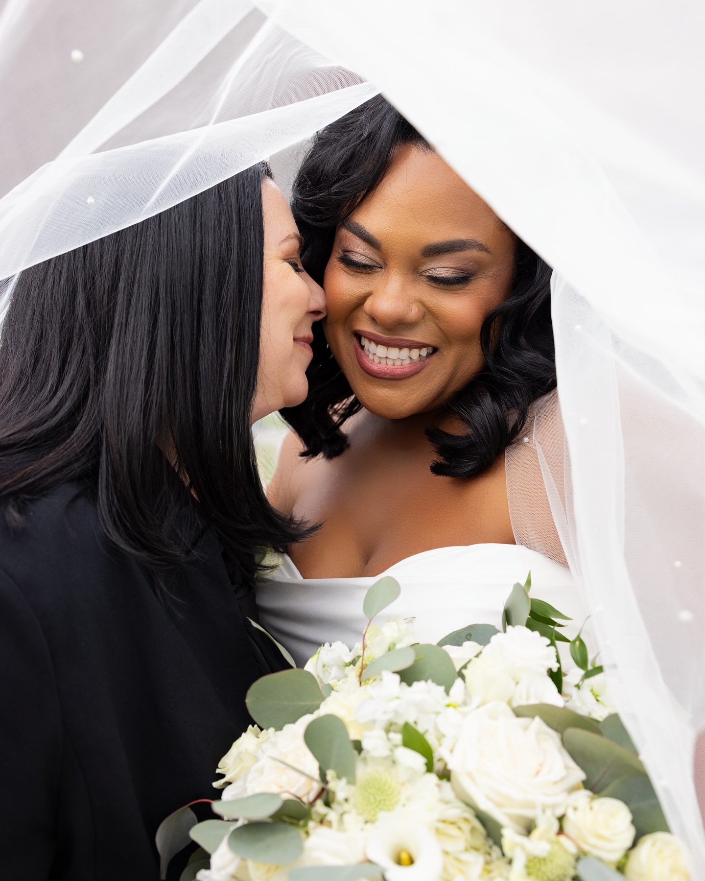 These two are lucky in love!! 🥰 They’ve built an incredible life together over the past 13 years and have already weathered many storms together that have only made them stronger. It was a beautiful sight to see them surrounded by so much love & laughter as they renewed their vows to each other. 💖
Vendors:
Venue @winterparkeventscenter
Catering @arthurscatering
DJ/lighting @fyerflyproductions
HMUA @atouchoffierce
Dress @calvetcouturebridal
#orlandoweddingphotographer #orlandoweddingphotography #winterparkweddingphotographer