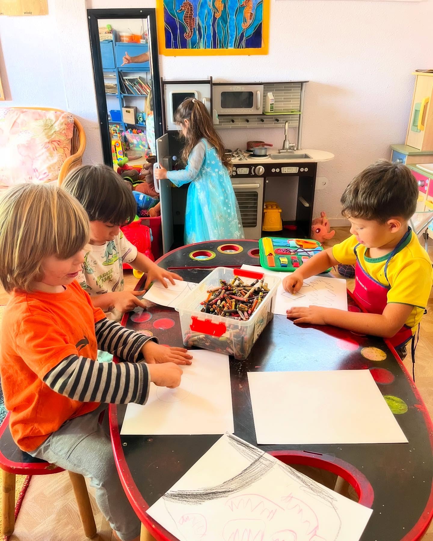 Little hands, big imaginations! 🎨✨ Whether it’s drawing, building, or pretending, our keiki are always creating something magical. Through play and art, they explore, express, and grow! 🌈🖍️
#KaHanaPono #GrowingTogether #NaturePlay #Keiki #NorthShore #Preschool #Childcare #Ohana #Haleiwa #Waialua #Wahiawa #Sunset #SunsetBeach #Kahuku