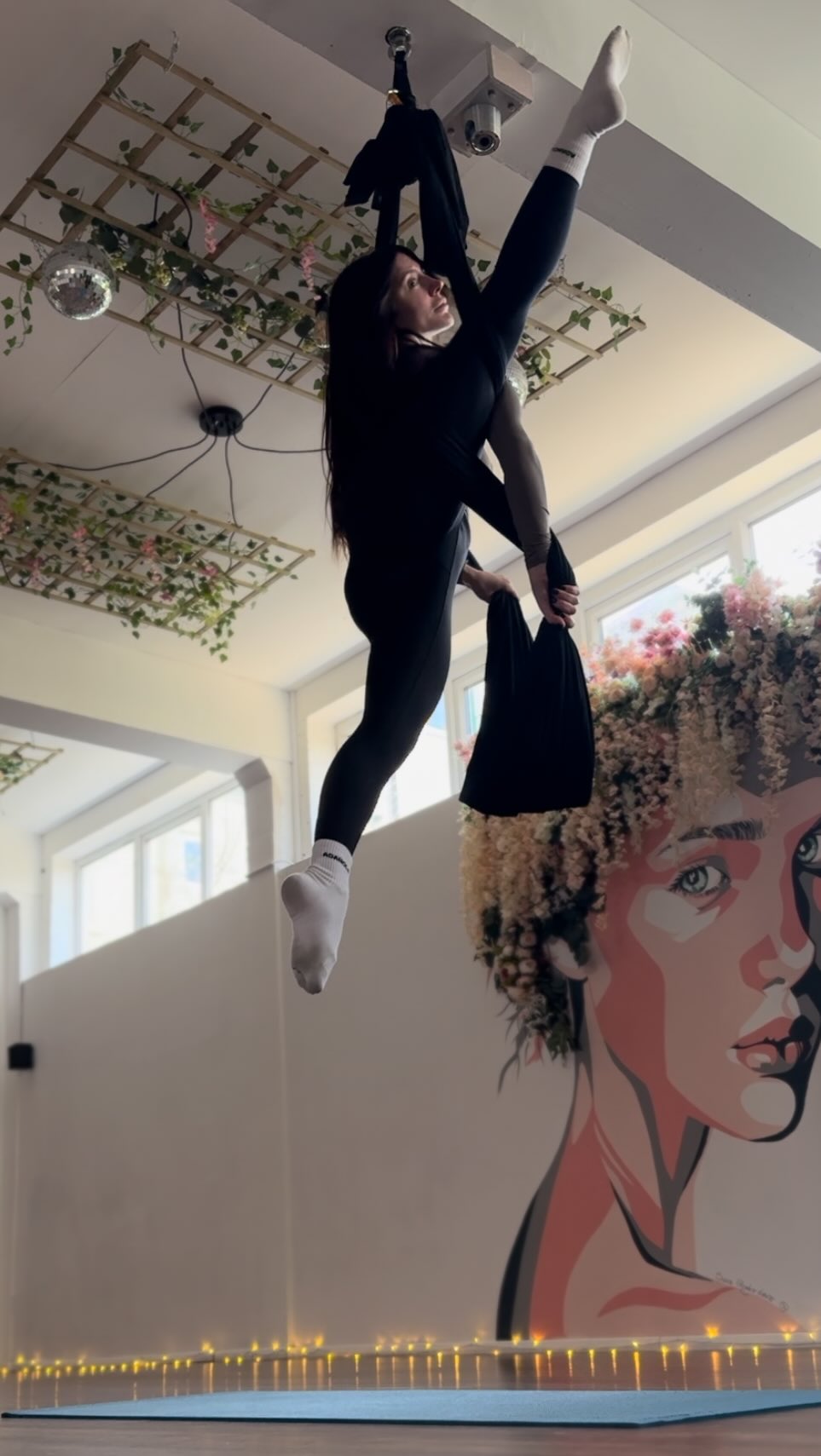 Aerial Yoga @humblehub_stleonards
Wednesday 10.30am
Thursday 5pm
ALL LEVELS WELCOME!!
Aerial Yoga Teacher Training May 31st and June 1st @middlepathmovement @egolution @sjb_pd