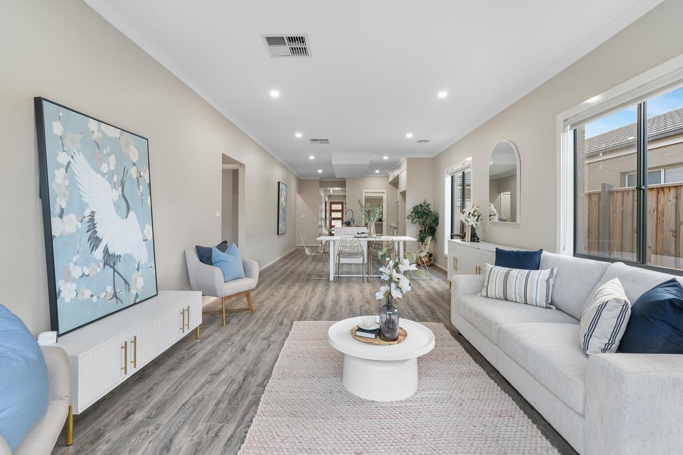 Shooting a staged home hits different 📸🔥 everything’s curated, every angle’s a vibe, and the lighting? immaculate. when design meets the lens, you get nothing but straight-up luxury. this ain’t just a house—it’s a whole aesthetic. who’s moving in?
#luxuryliving #interiorphotography #realestategoals #dreamhome #modernliving #homedesign #realestatelifestyle #interiordecor #realestatephotography #luxuryhomes #homeinspiration #furnishedliving #designinspo #propertyphotography #homegoals