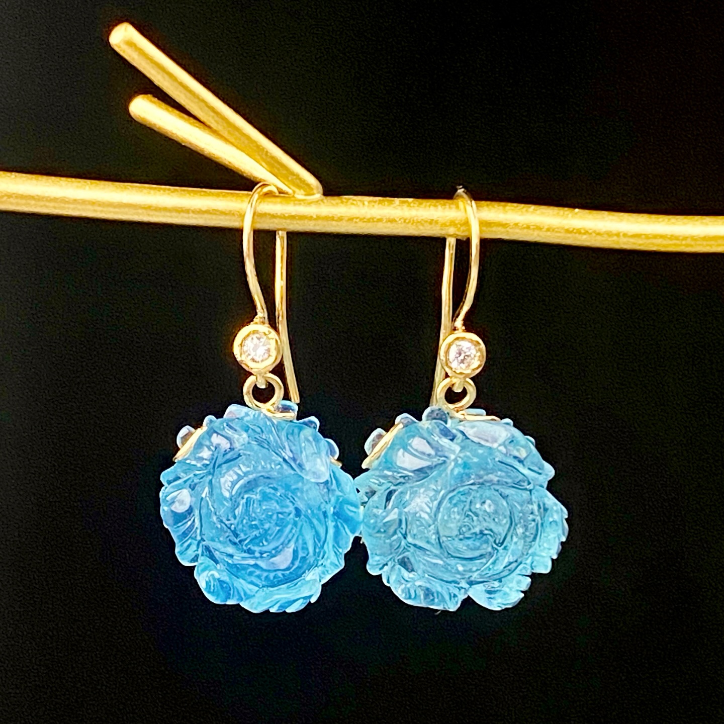 aquamarine roses 🩵
#margisa
#hammered
#aquamarine
#handmade
#handmadejewelry
#handmadewithlove❤️
#alwaysgold
#goldearings
#byzantine
#golden
#roses
#baroquepearl
#rosesjewelry
#blue
#aquamarine_jewellery
#handicraft
#craftsmanship