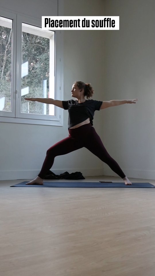 Une de mes élève m'a posée une question, mais pourquoi tu nous casse les pieds avec la respiration, on sait faire on le fait tout le temps.
C'est vrai, elle n'a pas tort. La différence entre la respiration de tous les jours et la respiration pendant une séance de yoga c'est que pendant la séance on essaie d'en prendre conscience, c'est une façon de poser l'esprit, bref une forme de méditation en mouvement.
Bouger en fonction du souffle permet également de d'aider dans les postures pour aller peut-être chercher plus loin si nécessaire, mais plus prosaiquement de décomposer les mouvements pour bien se placer #alignements
Ainsi les postures sont souvent de compensées en moment où on va cherché l'extension avec l'inspiration et des temps de flexion ou d'engagement ou l'expiration va être utile pour activer la ceinture abdominale par exemple.
Parles nous de ton ressenti en commentaire, ça nous intéresse
Also share, like comment ça nous aide beaucoup ❤️
****
Axelle yoga Cool est une école de yoga basée en #Vendée mais accessible depuis votre salon grâce à notre #studioenligne. No chakra, no blabla, notre mojo est de vous donner les vrais trucs et astuces pour progresser dans votre pratique et devenir autonome sur les tapis.
#progresserenyoga #yogavendee #yogaenligne #mobilitéfonctionnelle #renforcementmusculaires #yogapourtous #yogapourtouslescorps #yoga55 #yogadébutant #yogaintermédiaire #souplesseaccessible
#pranayama #inspire #respiration #souffle #relaxation #meditation