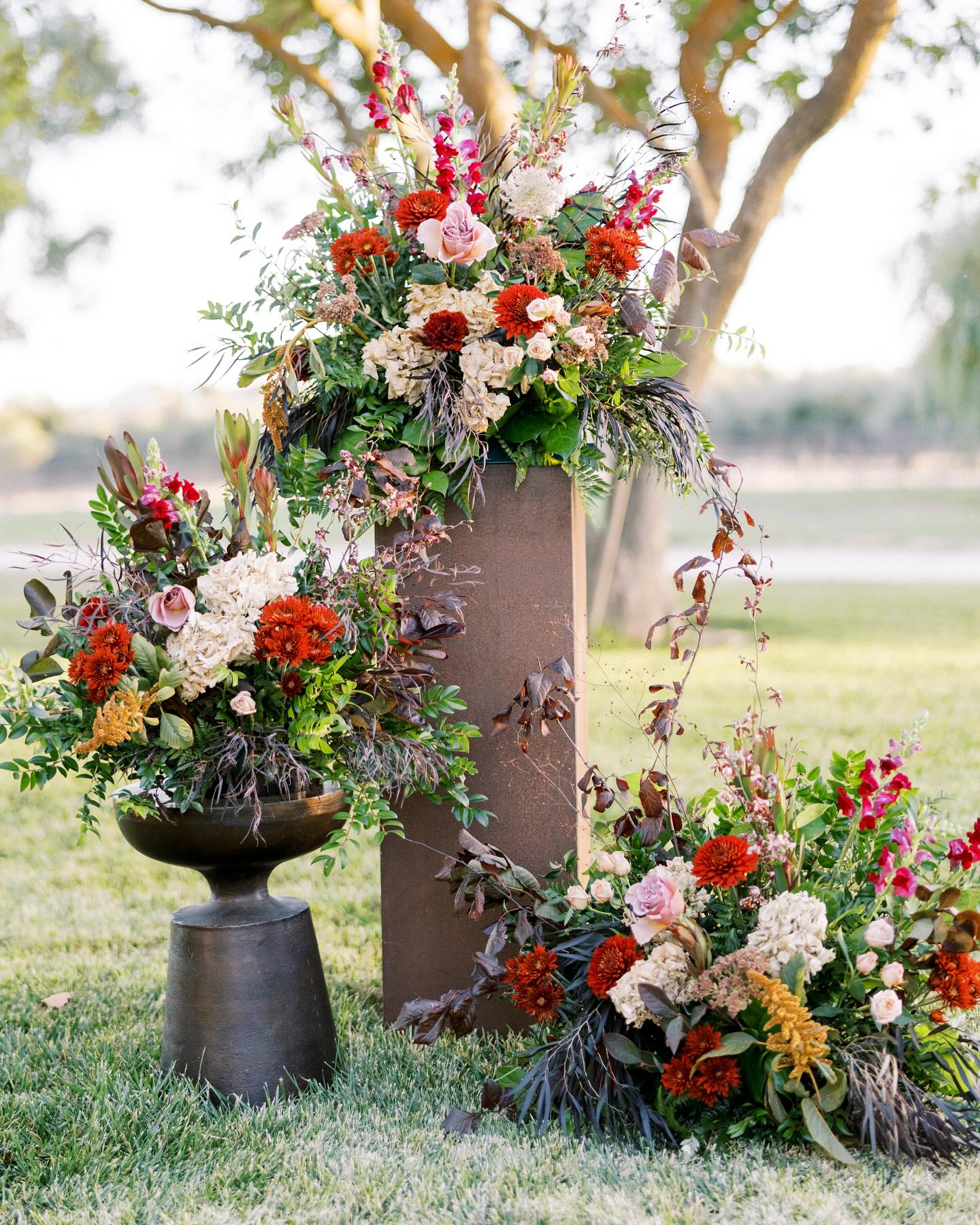 Something a little different than a traditional arch for ceremony! I love pieces like this because they can be easily repurposed to the reception ๐
Venue
@mjmchangdler
Planner/Designer
@heritage.west.design
Coordinator
@blushandtwinedesigns
Caterer
@trumpetvinecatering
Caterer
@oldslobbq
Bar
@copperandcrystal
Rentals
@allaboutevents
Rentals
@avenuetwelve
Rentals
@scout_rental_co
Photo
@heathermorgan.co
Photo
@leanamyraphotography
Cinema
@patmanang
Florist
@brookeedelmanfloral
Entertainment
Beauty
@anna_lent
Dessert
@craveminidonuts_arroyogrande
Dessert
@mymamasmacarons
Stationary/Signage
@announcementsbyadrienne
#weddingflowers #ranchwedding #winerywedding #pasorobleswedding #pasoroblesweddingflorist #weddingceremonyflowers