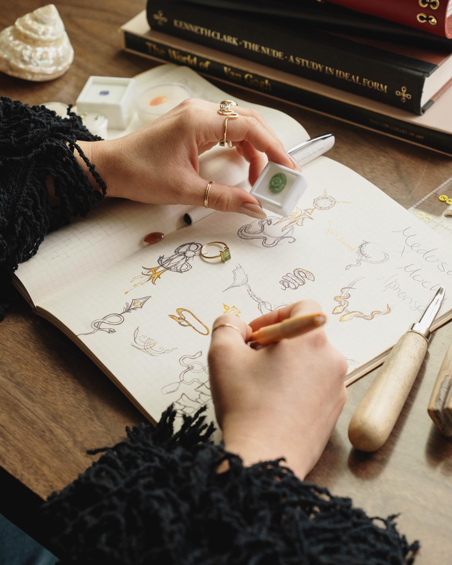 ✨The Process ✨
Includes lots of sketches, playing with sparkly things, and day dreaming 💭
Now taking custom orders for May/June ‘25! Dm to get started
#customjewelry #handmadejewelry #jewelrydesigner #designprocess #wip #shopsmall #smallbusiness