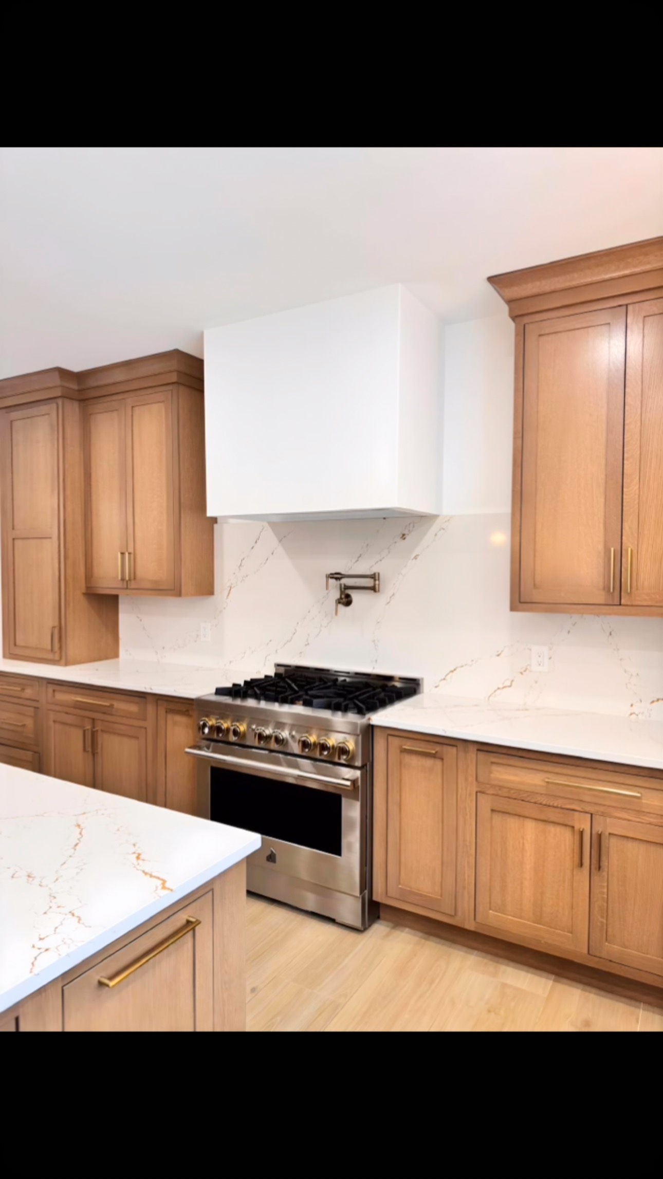 We just wrapped up another kitchen makeover, and it’s looking amazing! Custom cabinets that bring the whole space together—built to fit, built to last.
#KitchenGlowUp #CustomCabinets #KitchenRemodel #CabinetDesign #HomeRenovation #KitchenInspo #InteriorDesign #ModernKitchen #CabinetGoal @albakitchen