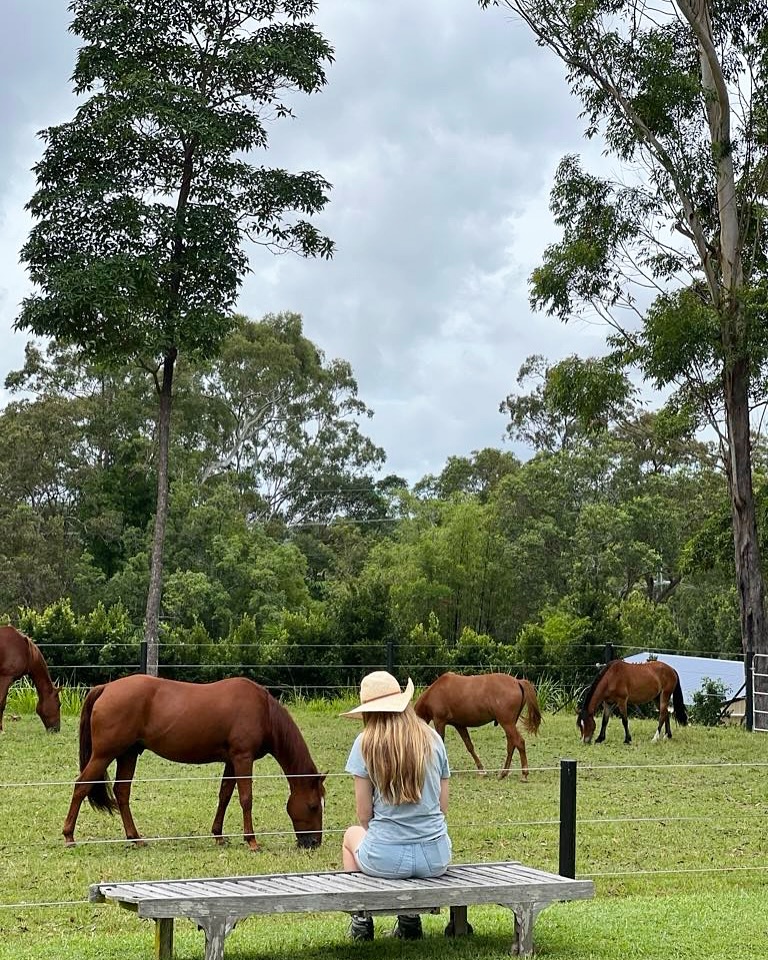 Such a beautiful day with Amanda @whispers.of.wisdom.eap and Sharon from Equine Connection & Direction for “The Art of Self Care”. Horses are perfect role models for us when it comes to self care: expressing and meeting their needs, being clear and honest, putting in boundaries and connecting with their herd. Us humans often need reminders to look after ourselves. ❤️