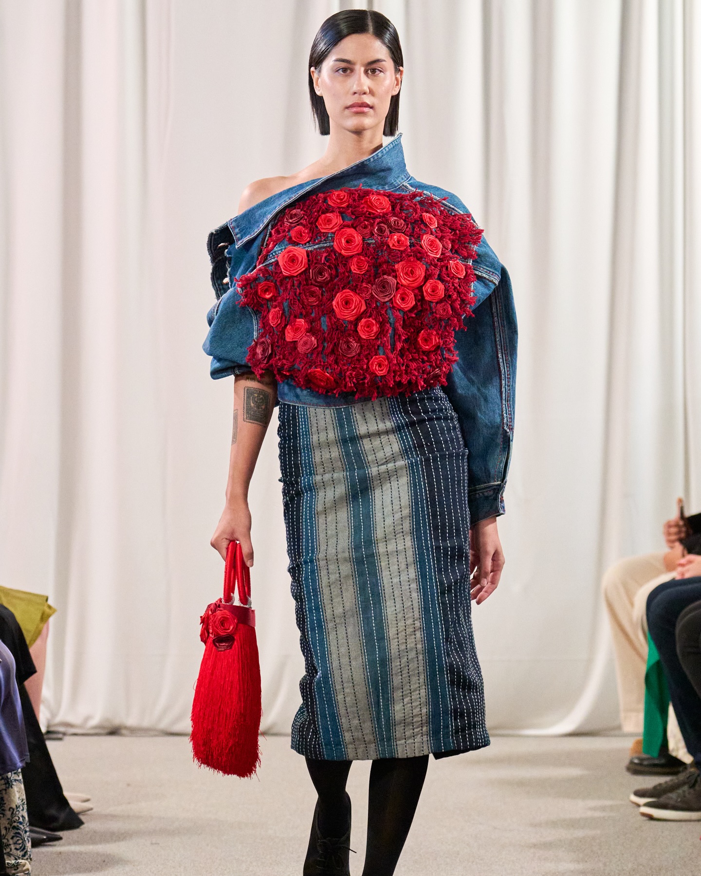 @filipinxt.show #NYFW runway featuring designers @bessiebesana @pinagtagpi @bagoyan_ @edited_limited
.
.
Casting & Production : @riviereagency
.
#NYFW #TheRiviereAgency #runwaymodel #fashionweek
