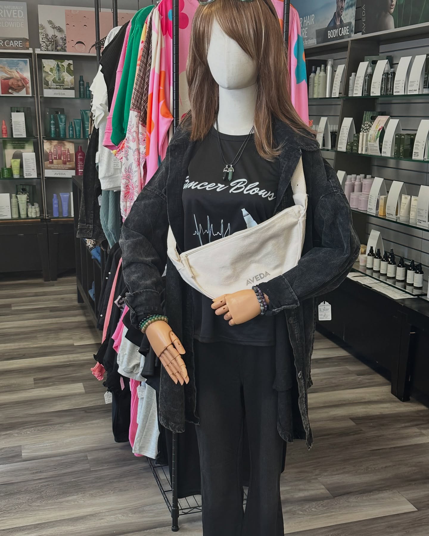 Lottie is ready for our #cancermakeover tomorrow! Dressed by @cosmowithkenzie #hellogorgeous #hellogorgeoussalon #aveda #avedasalon #neillcorp #salontodayofficial #salontoday200 #top200salon