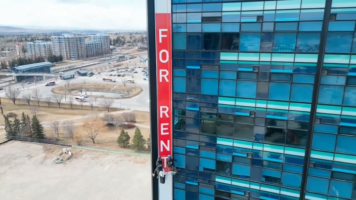 Clean, professional, and safe sign installation ✅
#ropeadopewindows #ropeaccess #ropeaccessprofessional #workatheight #buildingmaintenance #yyc