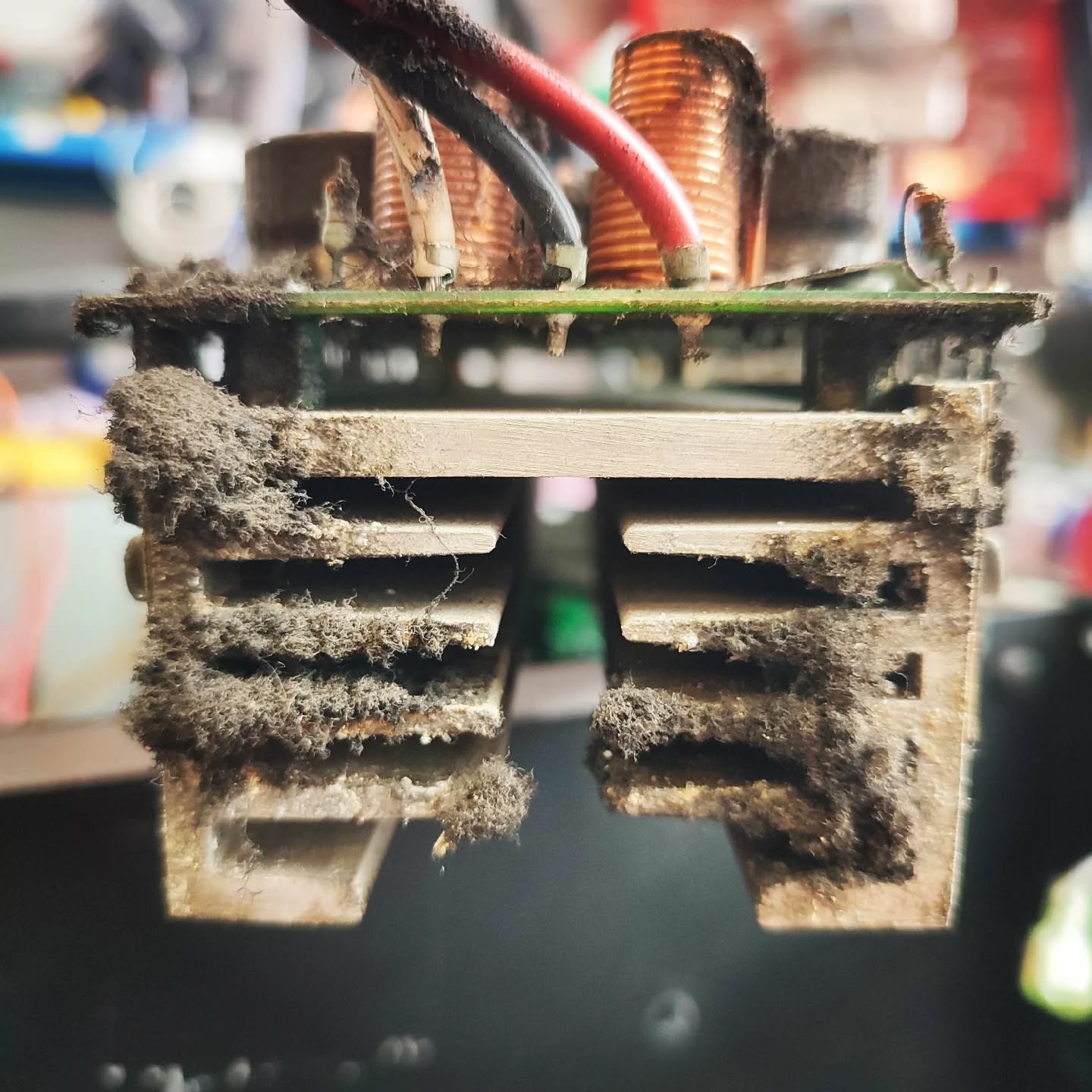 Miam
#workbench
#amptech
#electronicrepair
#audiorepair
#nexo
#nexonxamp4x4
#coffee