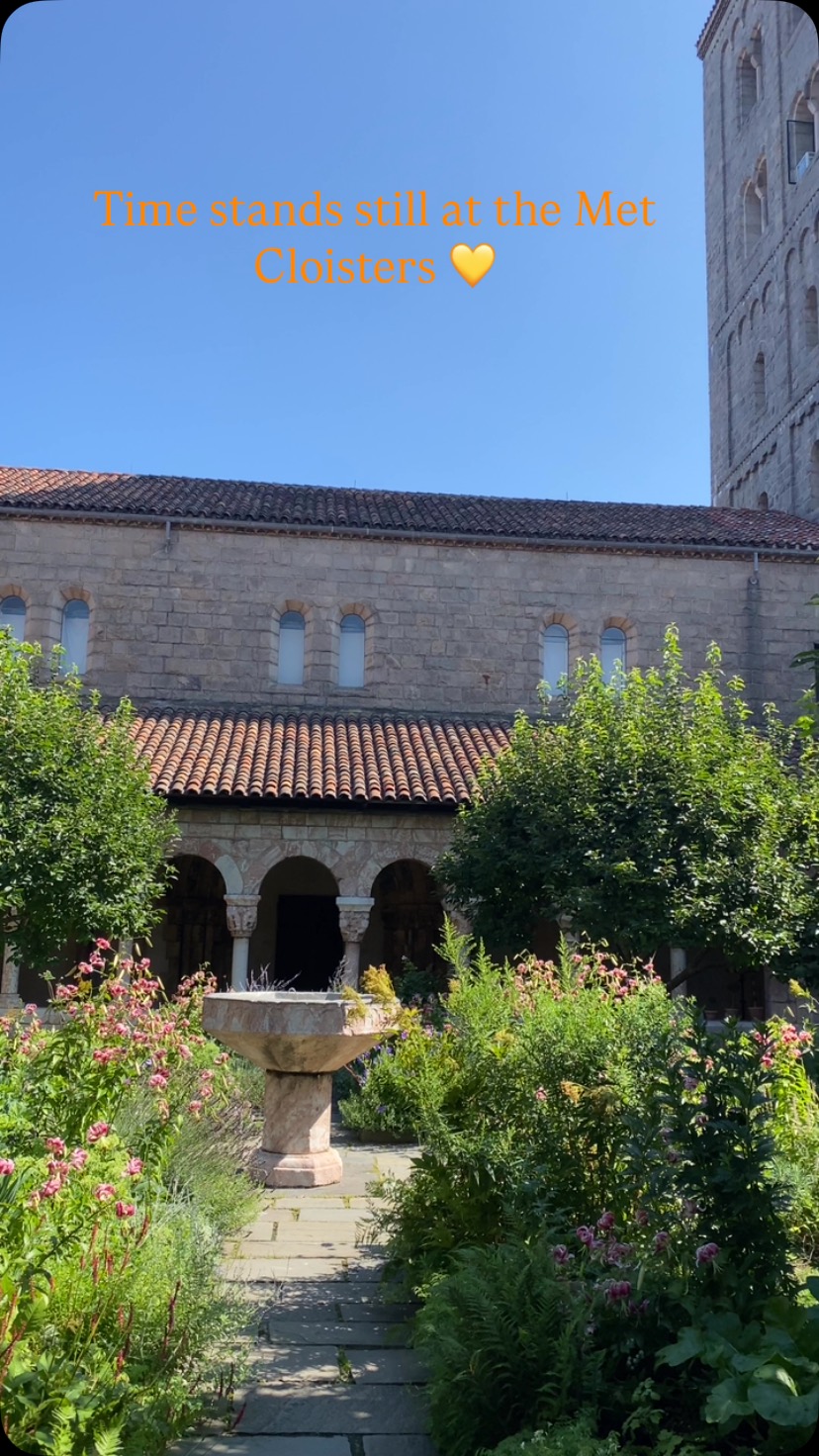 Medieval gardens, quiet archways, and the light is magical!
#metcloisters #hiddengem #nycpeace #medievalmagic #newyorktours