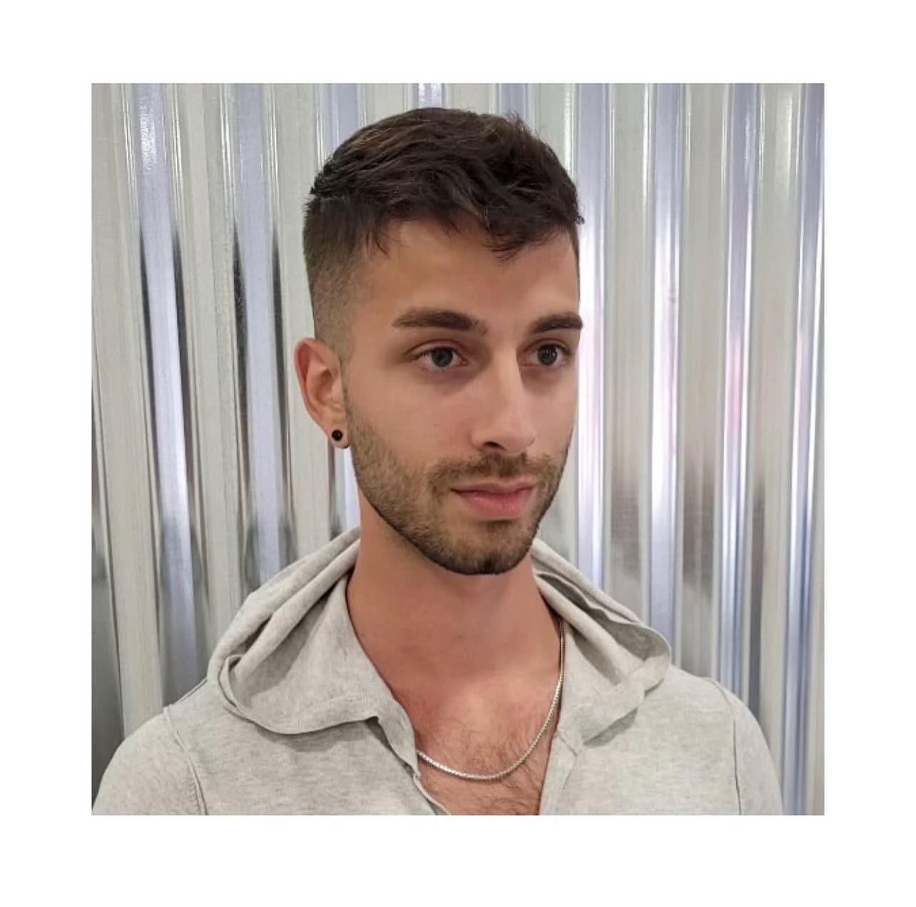 Clean, sharp, and effortlessly stylish ✂️✨ A fresh fade with just the right amount of texture on top—perfect for an easy, everyday look. Who’s due for a refresh? Hair by Niki @ladycutthroat_barber
Hashtags:
#MensHair #FreshFade #BarberStyle #ModernCut #MensGrooming #TexturedHair #FadeGame #SharpStyle #ConfidenceInAClip #CleanLook #glynnjonessalon #dmvbarber #dmvsalon #alx #alexandriavirginia