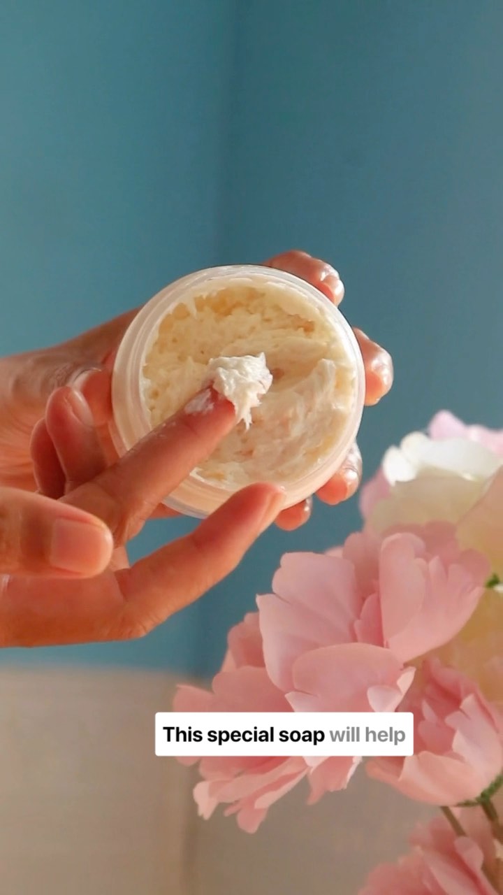 Treat your skin to the care it deserves with our Collagen Butter Honey Skin bundle. Nourishing, hydrating, and restoring—because glowing, healthy skin should be effortless, no matter where you are.
Collagen Butter Honey Skin—your glow ritual! 💛
🌿 Exfoliate – Turmeric Body Scrub buffs & brightens for a natural glow.
🧴 Hydrate – Marine Collagen Body Butter locks in deep moisture & renewal.
🌹 Seal it in – Rose Body Oil softens & protects for a dewy glow.
🫧 Cleanse – Whipped Body Cleanser soothes & refreshes.
Get the Collagen Butter Honey Skin bundle. Visit pearlnaturelle.com to shop
.
.
.
.
.
.
.
.
.
#bodycare #bodycareroutine #bodycareessentials #bodycareproduct #bodycarecollection #bodycareproduct #bodycarevital #bodycareindonesia