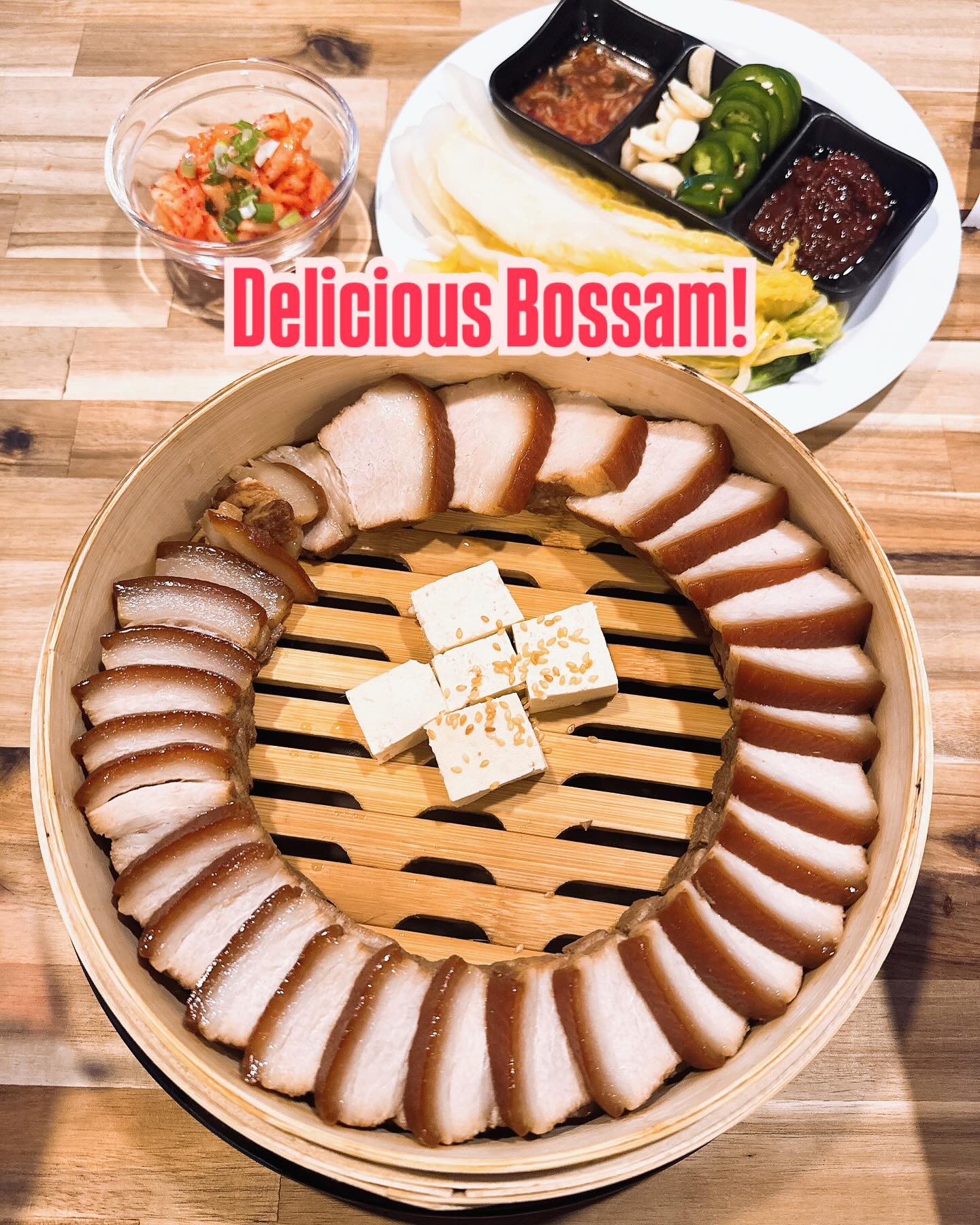 Look at this delicious Bossam! 😋
Make your own wrap right at your table! 🥢
Comes with seasoned napa cabbage with samjang, pickled radish, shrimp sauce, garlic, and jalapenos! 🌶️🍤🥬
The perfect way to enjoy a flavorful meal with friends and family. Have fun at your table! 🎉👨🍳👩🍳
#hansiktown #koreanfood #bossam #delicious #foodie #koreanbbq #yum #foodstagram #treatyourself