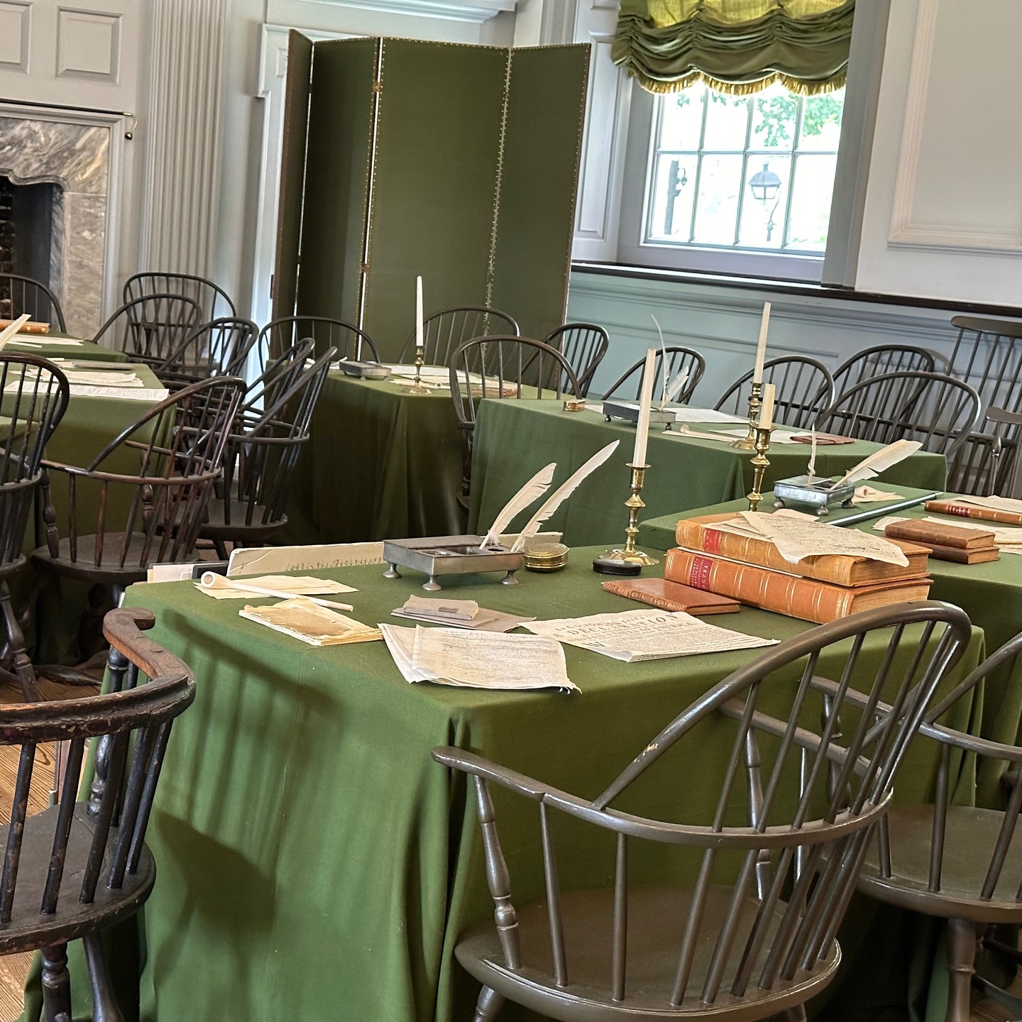 Philadelphia is the place to be in 2026 as America celebrates her 250th birthday! Independence Hall is one of the most popular destinations in Pennsylvania. It's featured in my forthcoming book Pennsylvania Day Trips, where you'll travel tips from a lifelong Pennsylvanian. #padaytrips #visitpa #independencenationalhistoricalpark #bewellbeoutdoors