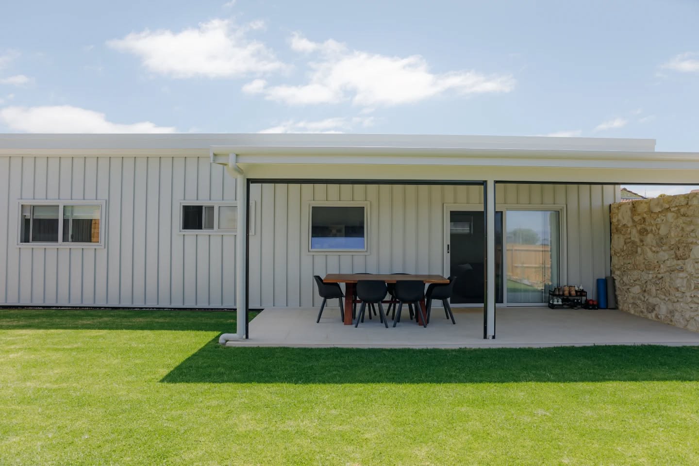 From the curated kitchen joinery to the laidback alfresco — 81 Philips Street is the perfect blend of comfort and craftsmanship.