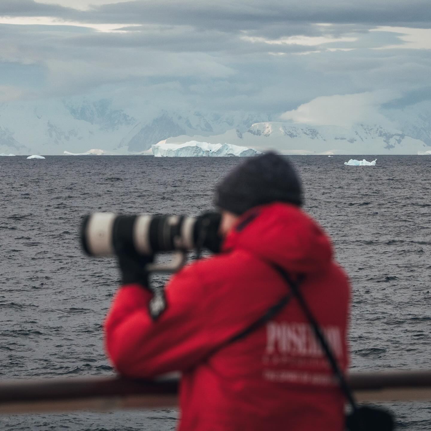 Antarctica BTS 🇦🇶
Recently returned from 15 days shooting in Antarctica and Argentina. My 10th assignment for @flashpack!
The stills/footage I’ve come away with is some of my favourite work to date. Here’s a look behind the lens, featuring several different excursions and a polar plunge!
Photo 1, 13 and 14 by @florian.grieger
@poseidonexpeditions