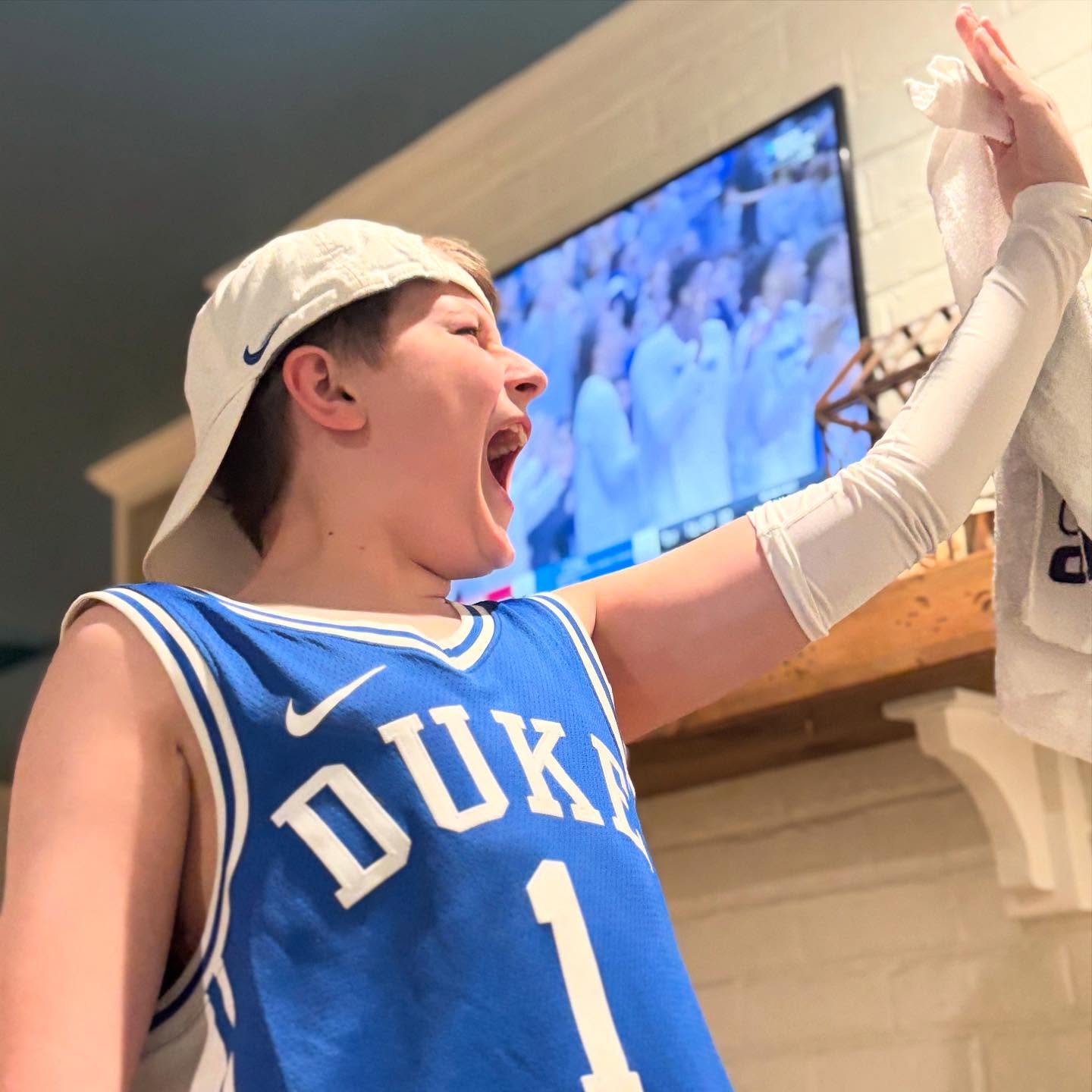 Final four. Let's go.
•
Number One fan right here. #simonboy