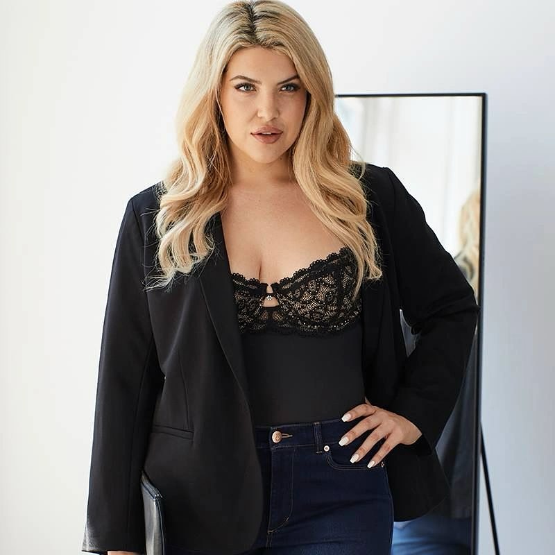 How do you take shapewear but make it fashion? Style it so no one realizes that’s what you’re wearing!
Creative direction is one of my passions and this is a great example of how to take something that is usually hidden and make it shine.
📸: @curleighcreative
#fashion #fashionmarketing #creativedirector #styling #productiondesign #photoshoot #shapewear #lingerie