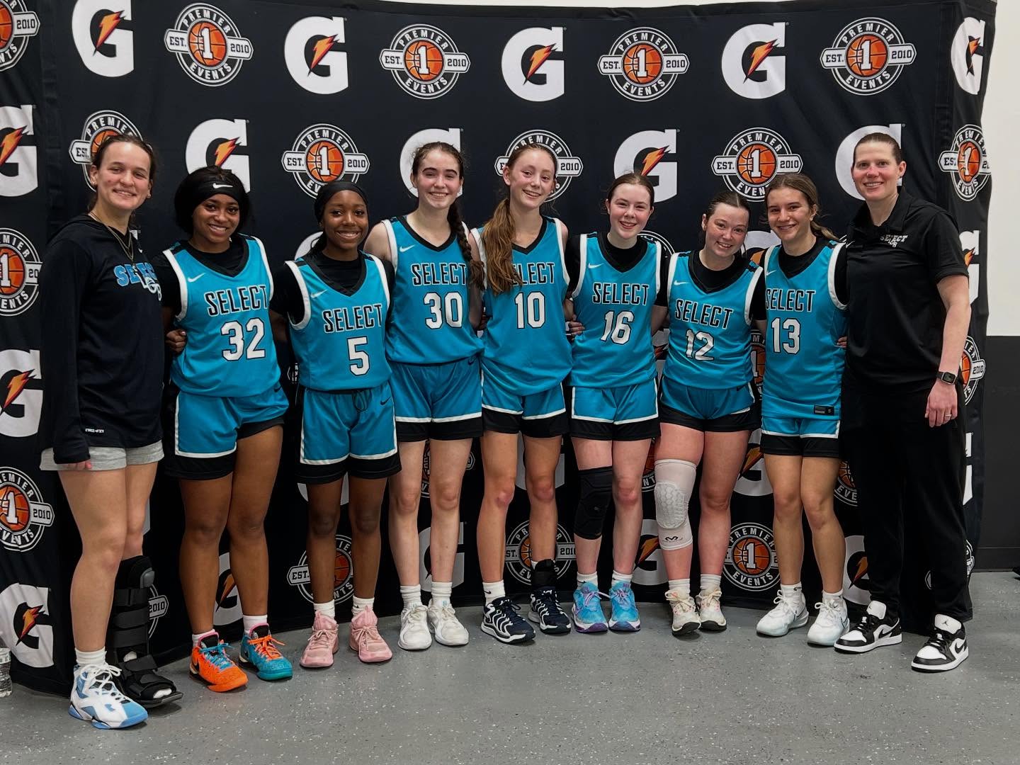 Great first outting of the 2025 AAU season for LGB Select!! #SELECT2029 Blue & #SELECT2026 collectively went undefeated with an 8-0 record this weekend, and brought home some hardware! 🏆 Congrats to both squads for setting the tone and winning ✌️'chips! #HWNL #Champs