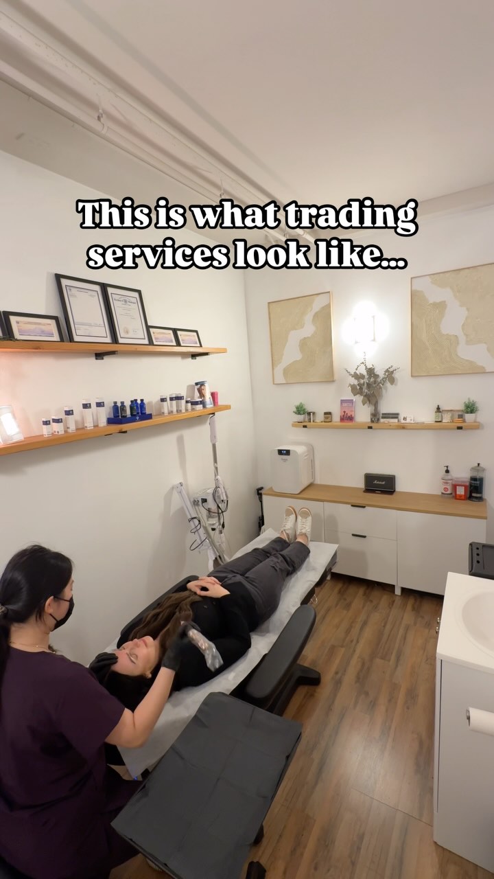 Trading with services is great when theyâre down the hall from you! đ¤
#tradingservices #esthetician #hairstylist #beautyinfluencer #beautyindustry #beauty #funnyreel #explorepage⨠#seattlehairstylist #seattlebrows #seattle #seattlewashington