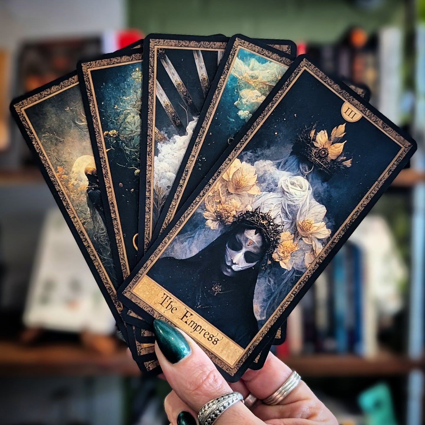 THREE stunning new decks from @erethereal_tarot have hit the shelves this afternoon!!
Now, there's limited stock available to start with, & I'm not sure if/where else you can purchase these beauties from in Australia currently...
SO
Pop in-store or head to the website & make sure you've joined the fam for Spend & Save rewards (I mean, everyone loves an instant discount, right?) 😏
•
•
•
#blackbirdavenue #eretherealtarot #wonderlandshadowstarot #obsidianveil #obsidianveiloracledeck #witchywares #magickalwares #australianwitches #melbournewitches #crystalshopmelbourne #yarravalley #yarraranges #visityarravalley #upperyarravalley #yarrajunction #warburton
