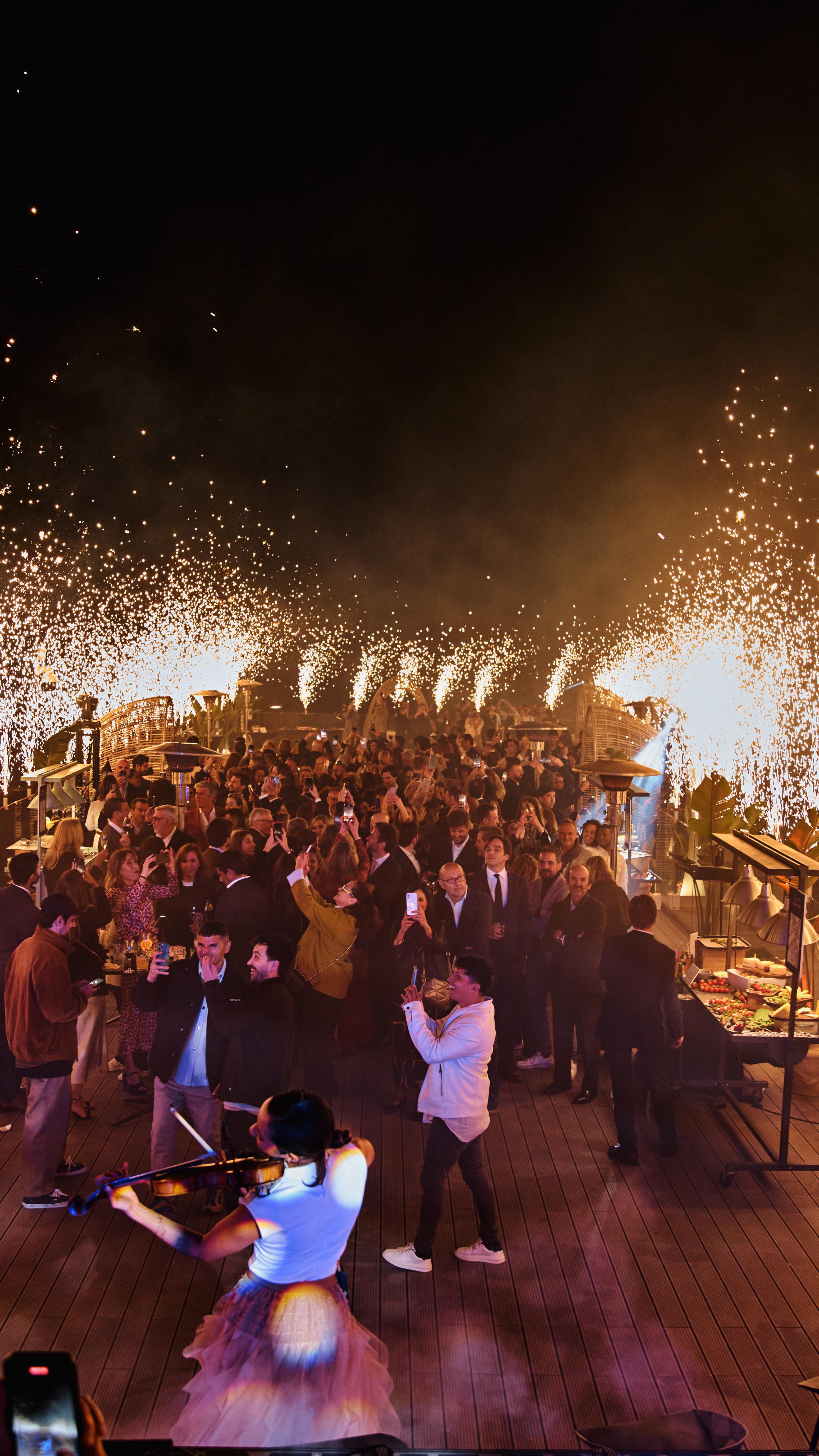 🚀Para todos los que han preguntado… sí, SkyBar ha llegado.
Rooftop 360° con las mejores vistas de Valencia.
Piscina, cócteles y mucho más por descubrir.
📍 Novotel Valencia Lavant
☁️ Where the city meets the sky.
@novotelvalencialavant