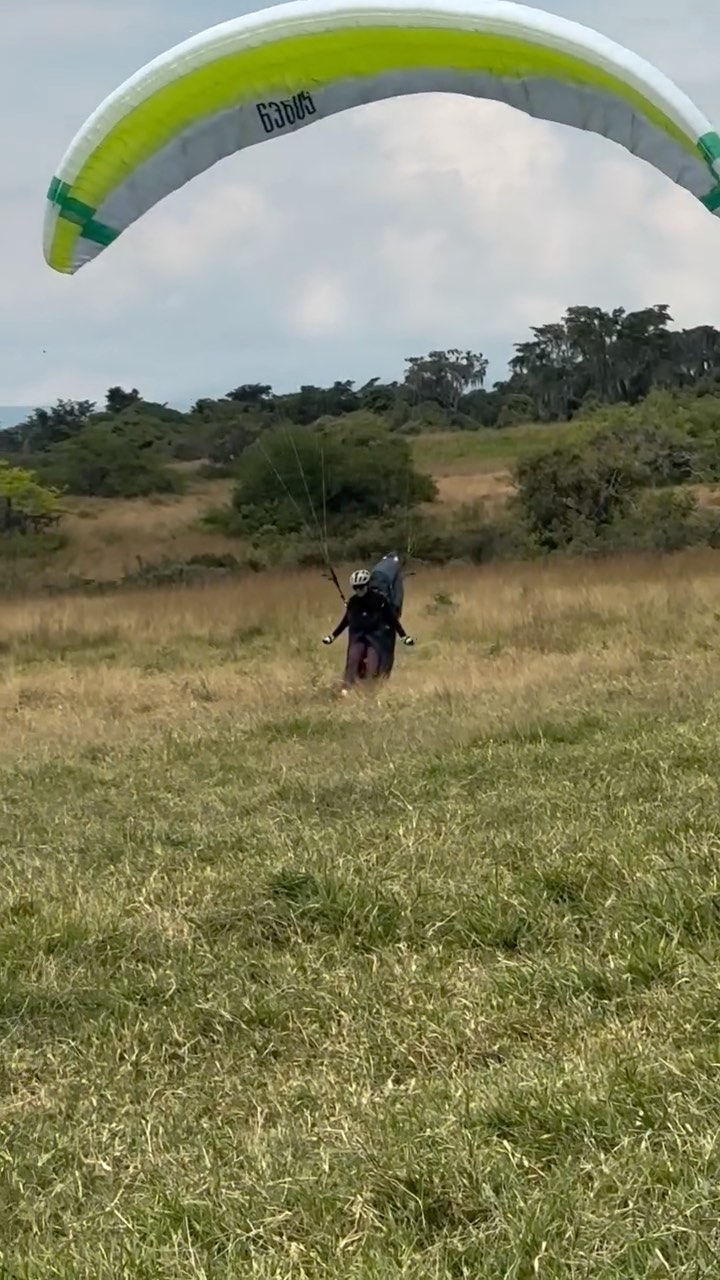 Nice Landings in @piedechinche_paragliding
Colombia