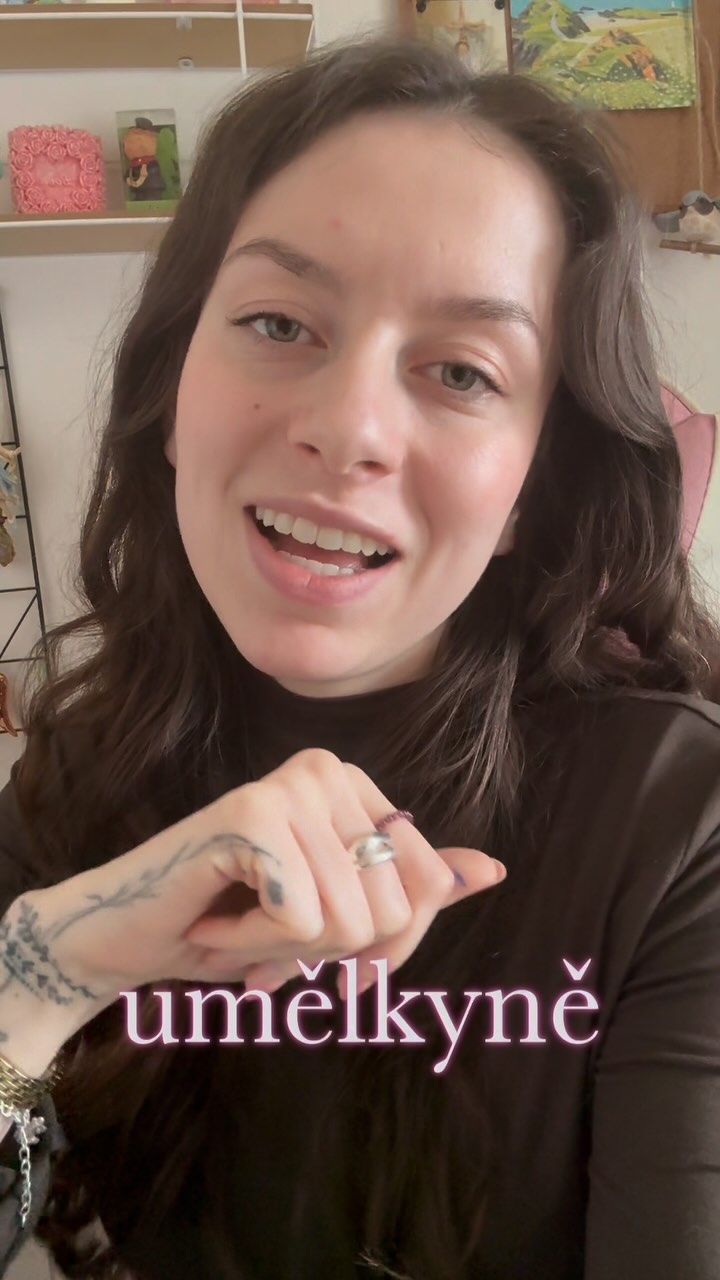 Věděli jste, že v 19.století překupníci umění ženská jména z obrazů seškrabávali? 🤔
Proč? To zjistíte ve videu 🤭.
A více detailů také v první epizodě podcastu Ženy v umění s názvem Géniové umění.
➡️ Běžte si ji poslechnout na Spotify 🌝
#umeni #dejinyumeni