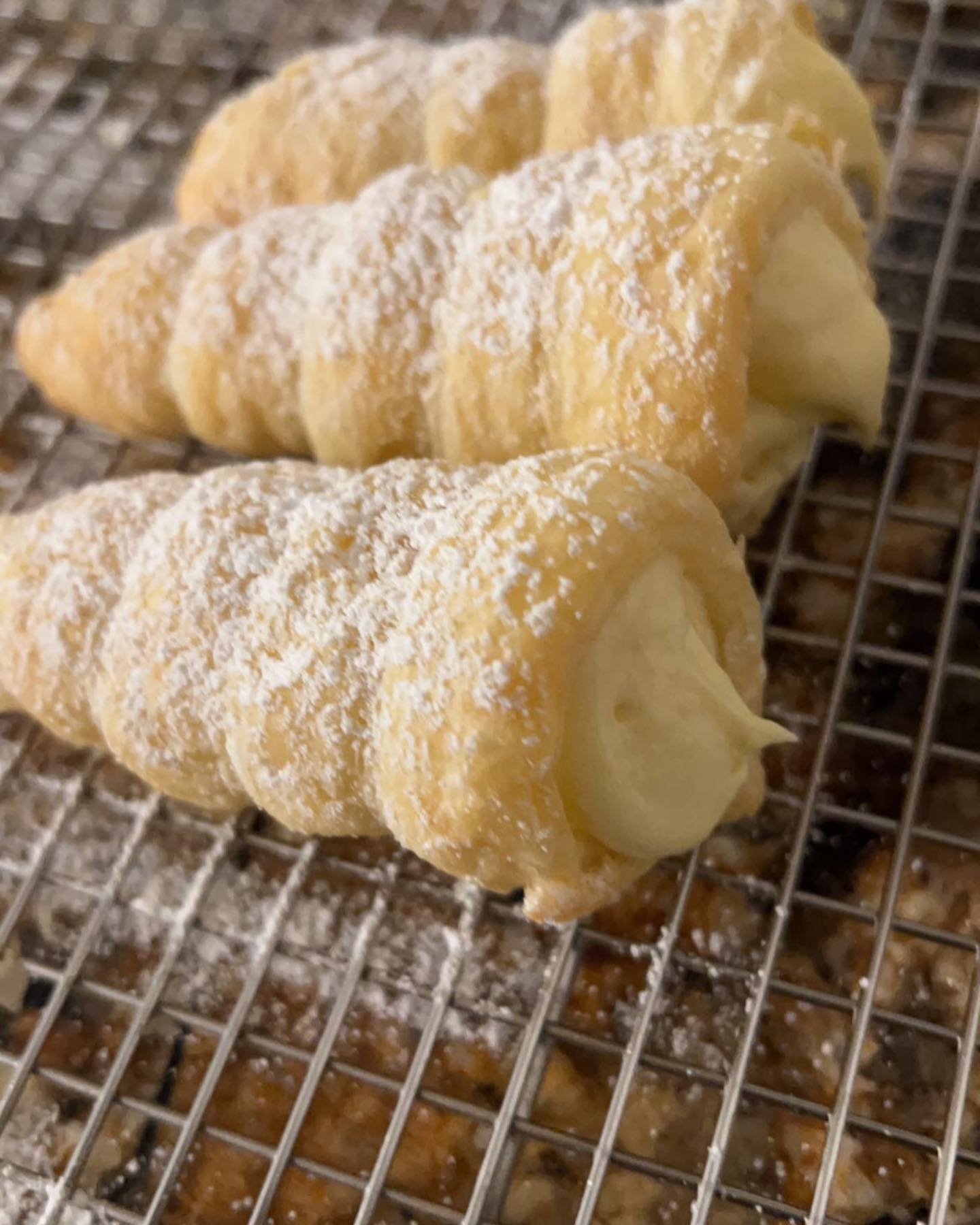 Puff pastry with vanilla filling