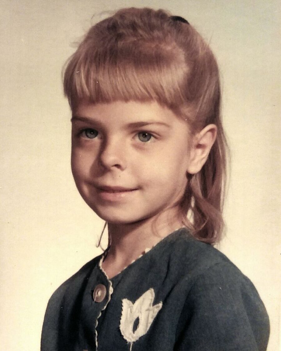 Those bangs!