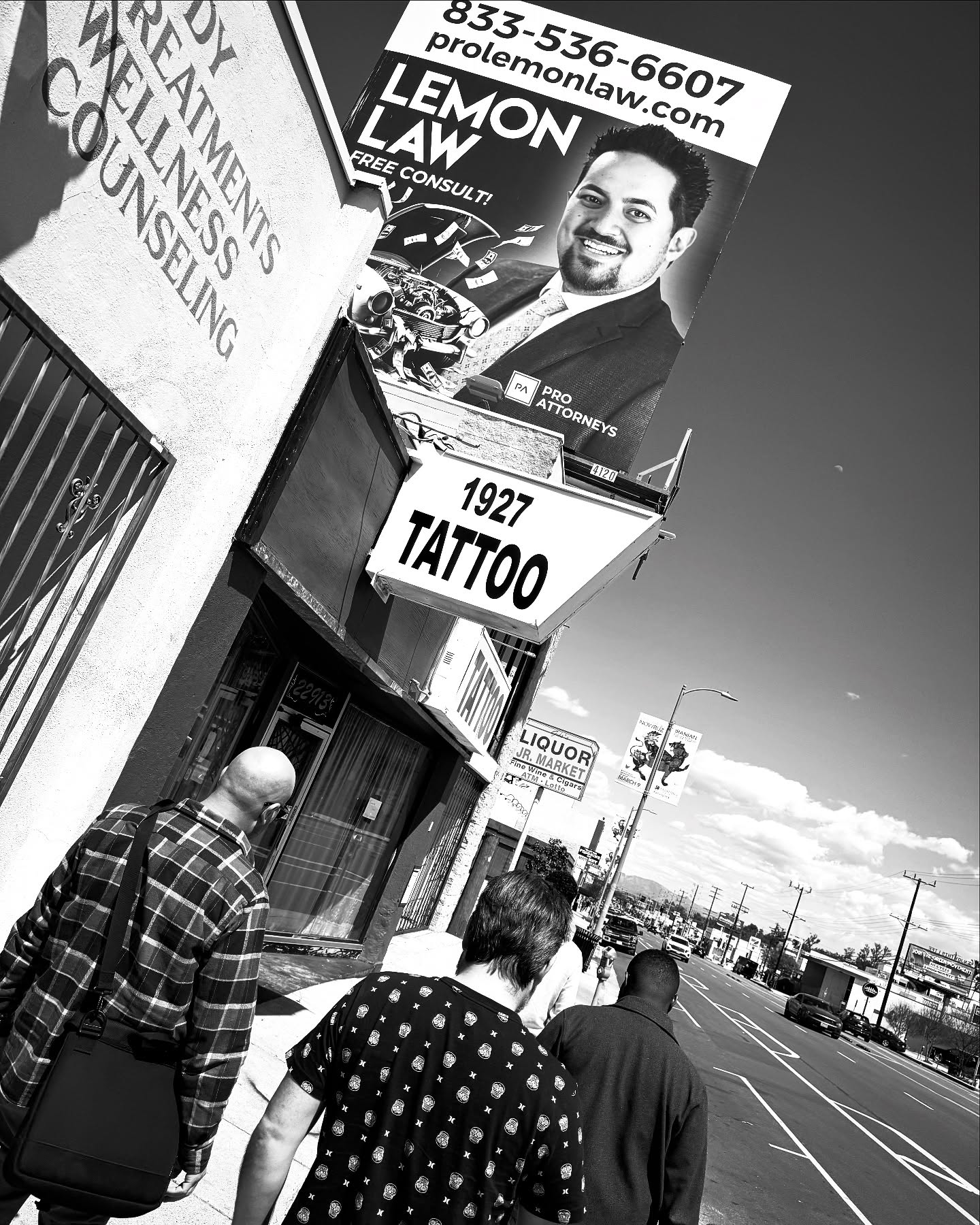 Friday scenes from Ventura Blvd. #blackandwhite
