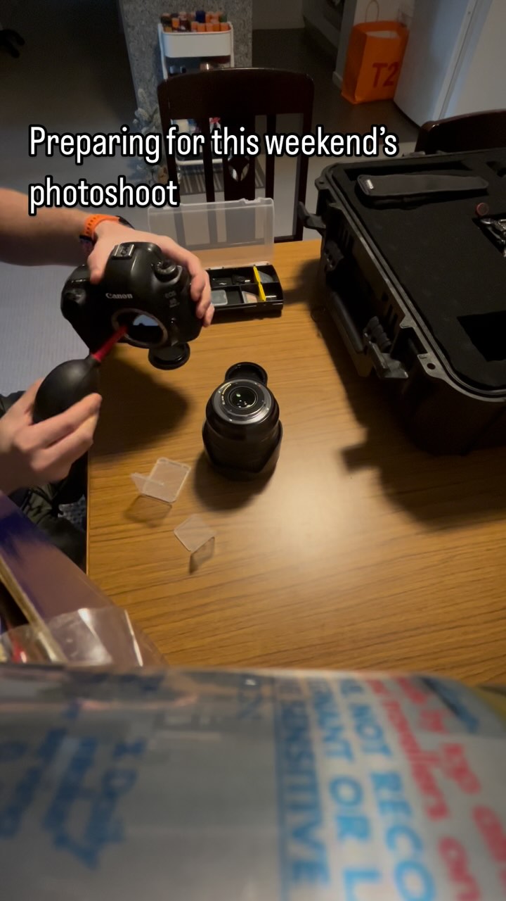Getting ready for the weekend! With another engagement shoot booked it’s never too early to get my kit prepared!
#photographer #canon5dmarkiv #GRWM