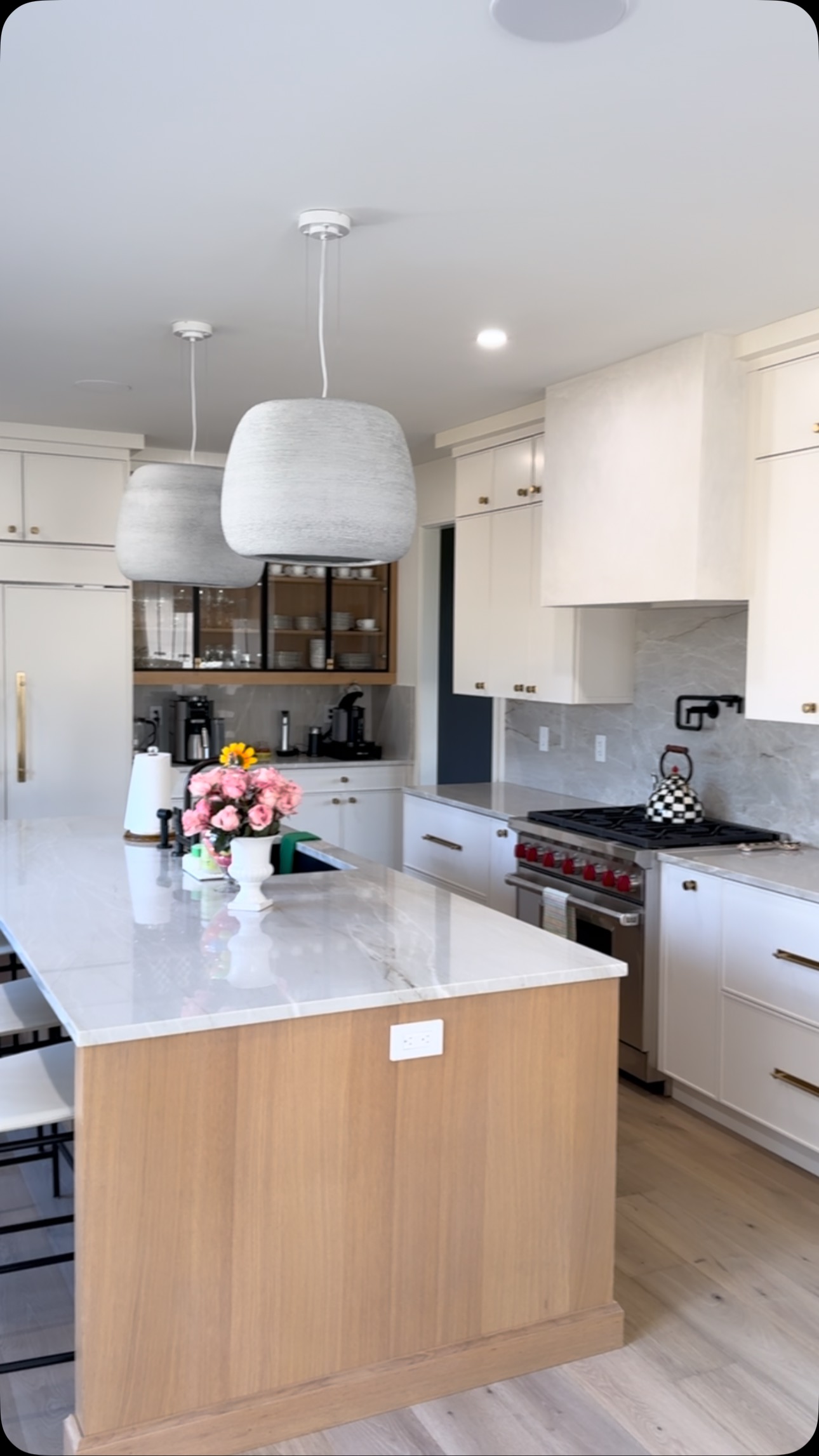 Fresh, functional, and fabulous! 🥰 Just installed this stunning kitchen cabinet—perfect blend of style and storage. Check it out! @albakitchen #KitchenGoals #CabinetMakeover #HomeImprovement #DesignInspo #KitchenDesign #InteriorDesign #HomeRenovation #CabinetInstallation #ModernKitchen #HomeStyle #RenovationProject #KitchenRemodel #DesignTrends #LuxuryLiving #NewJerseyDesign #AlbaKitchen