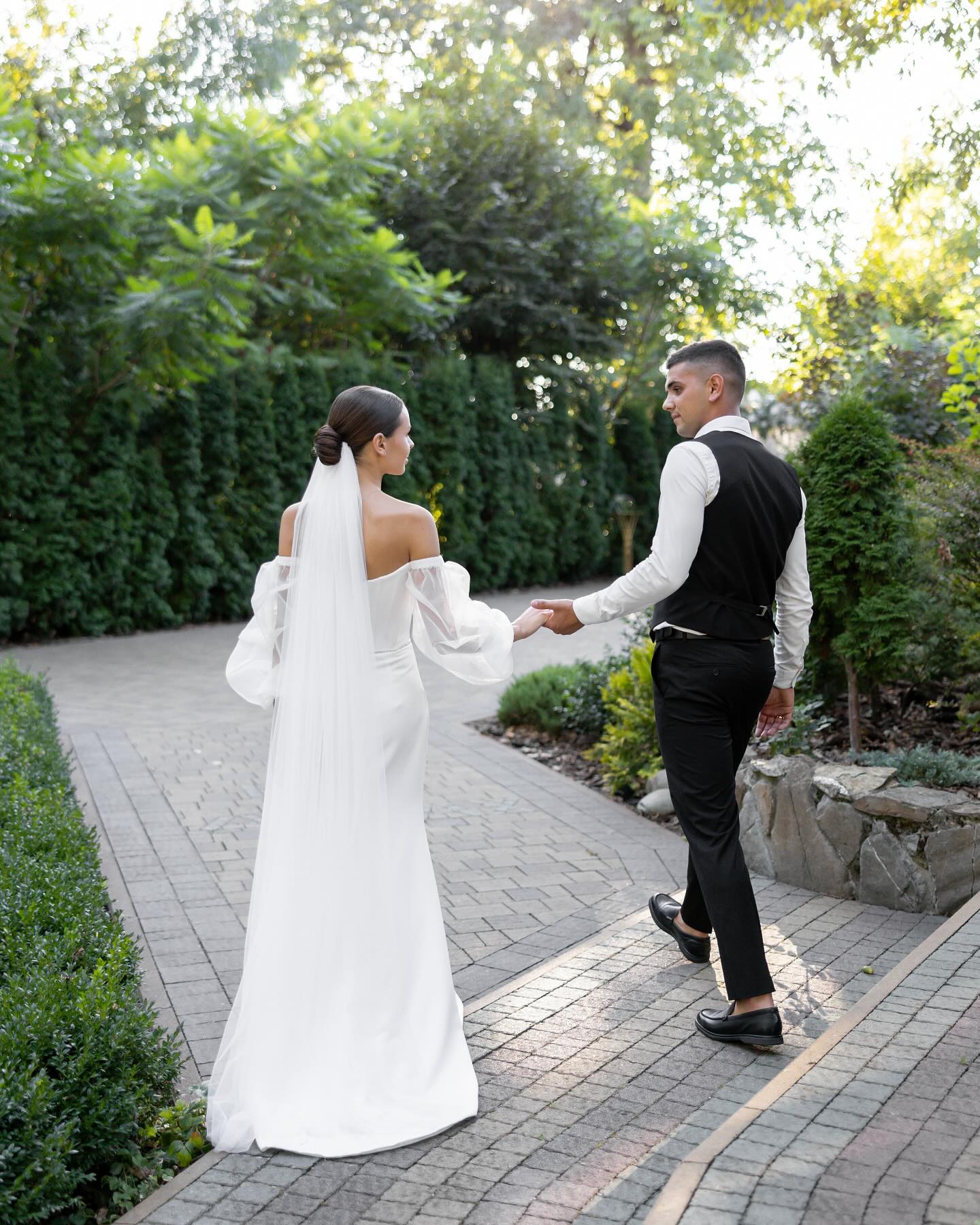 ✨Hand in hand, heart to heart—this is what forever looks like.
A quiet moment, a beautiful path, and a love that speaks for itself✨