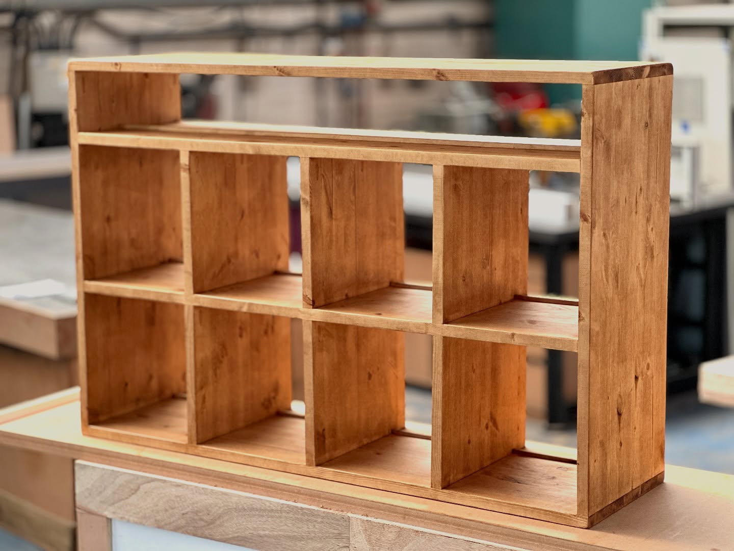 Latest 8 compartment vinyl record and top shelf CD storage unit finished in Dark Oak 👌👌. Always made out of solid wood and sure to stand the test of time. #komodafurniture