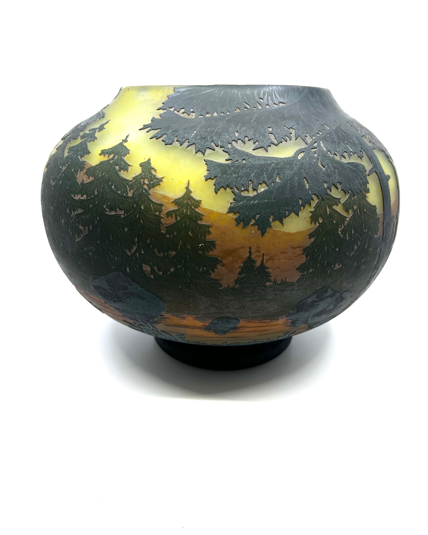 Daum Nancy acid etched landscape vase
#daum#glass#artnouveau#acidetched#famousfrenchglass#france#nancy#landscape #vase#antique#antiques#collectors