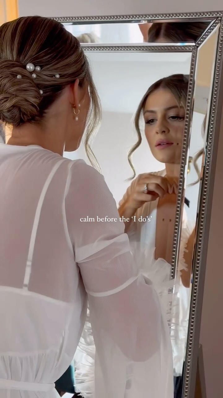 How to keep calm on the morning of your wedding day before the ‘i do’s’ 💞
➖START EARLY - give yourself plenty of time to get ready and factor in any last minute touches
➖STAY ORGANISED - lay out all your stuff the night before so you’re not scrambling to find things in the morning
➖KEEP THE SPACE CALM - clutter free environment, good lighting and enough room for your bridal party!
➖SURROUND YOURSELF WITH POSITIVE ENERGY - make sure the people surrounding you bring calming vibes and support! We don’t need no negativity Nellie’s (sorry if your names Nellie 😆)
➖BREATHE & BE PRESENT - take deep breaths, soak in the moments with your bridal party and keep reminding yourself to enjoy every second like Lauren did ^ 😘
___________
Couple - @laurenhilll & @hilldan123
Venue - @thepeartreepurton
Photographer - @abul.co
Videographer - @sambalyfilms
Dress - @enzoani from @tdrbridalbirmingham
Make up - @phoebehaytermua
Hair - @faithfulhairstyling
Florist - @ivoryroseflorist
#weddingcontentcreator #bridetobe #cotswoldwedding #weddingcontent #ukweddingcontentcreator #weddingmorningtip #weddingdayprep #weddingtips #weddingmorning