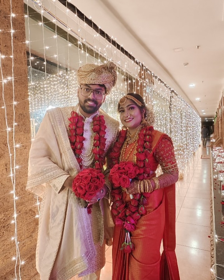 Bride and groom very close to my heart β€οΈ
#mybride #mycreation #keralaweddingstyles #keralabridalmakeup #keralaweddingtrends #bridal