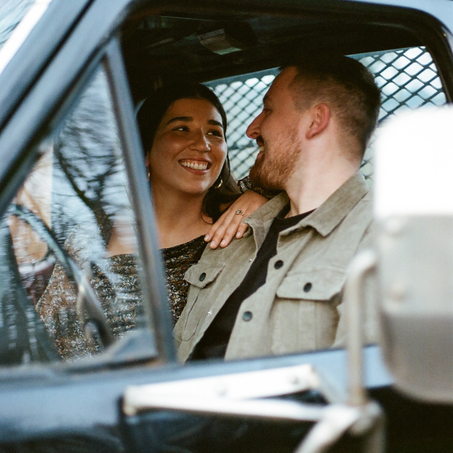 Engagement shoot with the sweetest couple, Sienna and Dakota 💛 Each 16mm video film package comes with a roll of 35mm photography! So stoked to get the accompanying video back from the lab and to film their upcoming wedding!!
#35mmfilm #portra400 #engagementphotography #weddingvideo