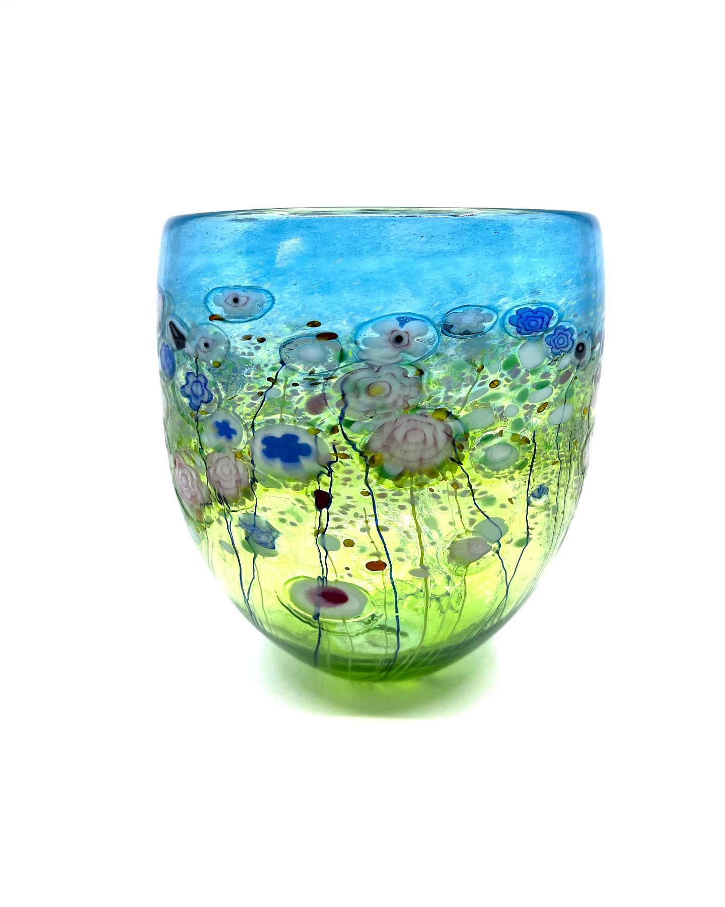 Colourful Robert Held glass vase
#robertheldartglass #glass#contemporaryglass#canadian#canada🇨🇦 #decor#art#decorativeart