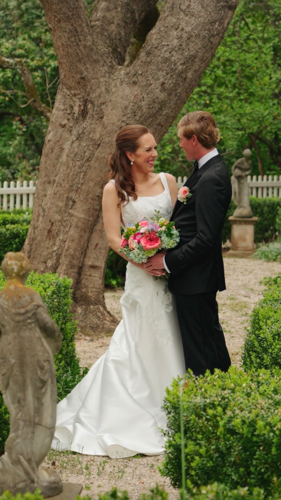 excited to share a glimpse of Emmeline & Ryan’s fabulous Athens wedding weekend
🍾✨🪩🤍 there was no shortage of joy & fun when it came to celebrating the Gardiners!! they sure know how to throw a party!
video: @marycatherinefilms
photo: @taylorsakataphotography
planning: @whitefox.events
venue: @taylorgradyhouse
florist: @alwaysinbloomflorist
hmua & tan: @classiccitymakeup @classiccityglow
catering: @eptingevents
gown: @annebargebridalatelier
band: @themainattractionbandlive
cake: @ceciliascakeshop
stationary: @eldridgestationers & @oconeeprinting
event rentals: @oconeeeventsinc