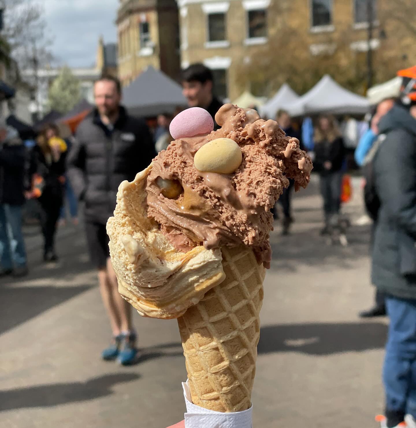 🍦Happy Easter🍦
Today's flavours:
MINI EGG = milk chocolate gelato smashed with Mini Eggs (milk)
MANGO LIME CHEESECAKE = cream cheese gelato, homemade mango ripple & biscuit crumb (milk, gluten)
POPCORN (milk, soy)
MINT CHOC CHIP (milk)
JERSEY MILK (milk)
YOGHURT & BLACK CHERRY (milk)
DARK CHOCOLATE SINGLE ORIGIN ECUADOR dairy free
ALPHONSO MANGO dairy free
RASPBERRY dairy free
#homemadegelato #hernehill #brockwellpark #hernehillmarket #easter #easterinlondon