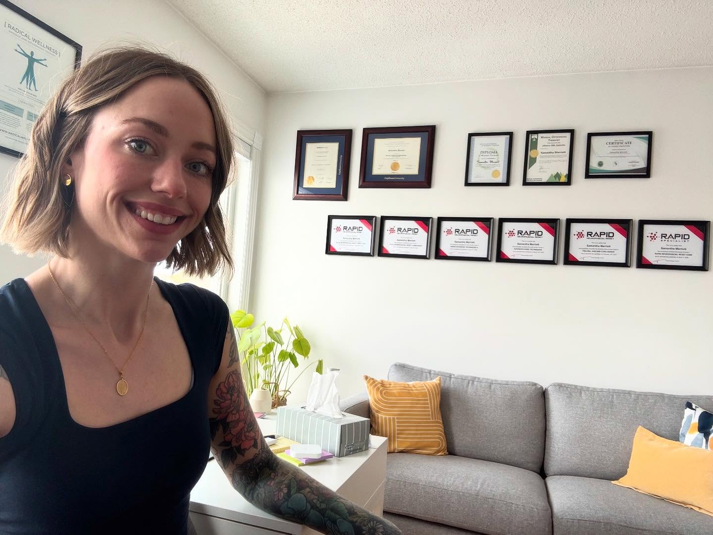 Big news over here at Radical Wellness…
I’m now officially a 𝐂𝐨𝐫𝐫𝐞𝐜𝐭𝐢𝐯𝐞 𝐏𝐚𝐢𝐧 𝐒𝐩𝐞𝐜𝐢𝐚𝐥𝐢𝐬𝐭!
Behind the scenes, I’ve been diving deep into intensive training to bring you the most effective, science-backed ways to actually resolve pain — not just manage it.
In addition to Massage + Osteopathic Manual Therapy, I’m now integrating:
• Functional Somatics + Somatic Exercise
• Advanced Knee, Core + Pelvic Floor work
• Concussion + Autonomic Nervous System care
• RAPID Neurofascial Reset specialization
…and more.
As someone who’s lived with chronic pain since childhood, I know how real and exhausting it can be. My mission? To help you truly heal — not just cope.
Pain doesn’t just live in the tissues. It lives in the brain, the nervous system — and together, we can reset all of it.
Follow @RadicalWellnessYK for updates on new booking options, service changes, pain science facts, and tools to help being human feel good again.
Let’s reset your pain, reset your brain, and reset your life. 💪🧠💙
#pain #painscience #paintreatment #manualtherapy #integrativetherapy #osteopathictherapy #massagetherapy #RAPIDNFR #RAPIDNeurofascialReset