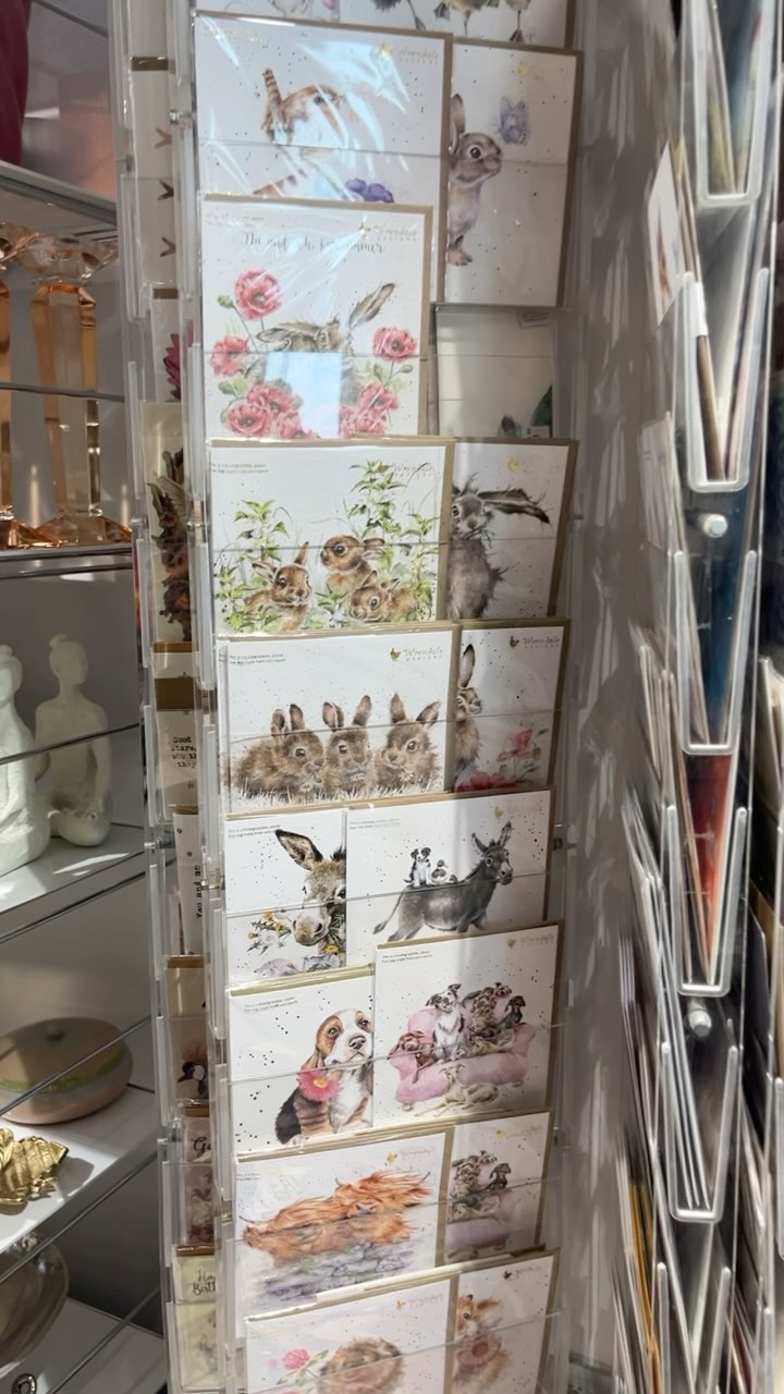 Haben Sie Osterkarten? Aber ja!🐣📝
Gefällt euch eine davon?
#cadobern #bern #geschenkladen #giftshop #ostern