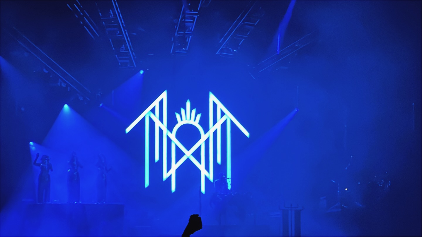 I may not be close enough to snap a good one yet…but I did enjoy my time at both shows. Anyone else excited for May 9th? #sleeptoken #sleeptokenworship #sleeptokenphotography #livemusic #cooplive #firstdirectarena